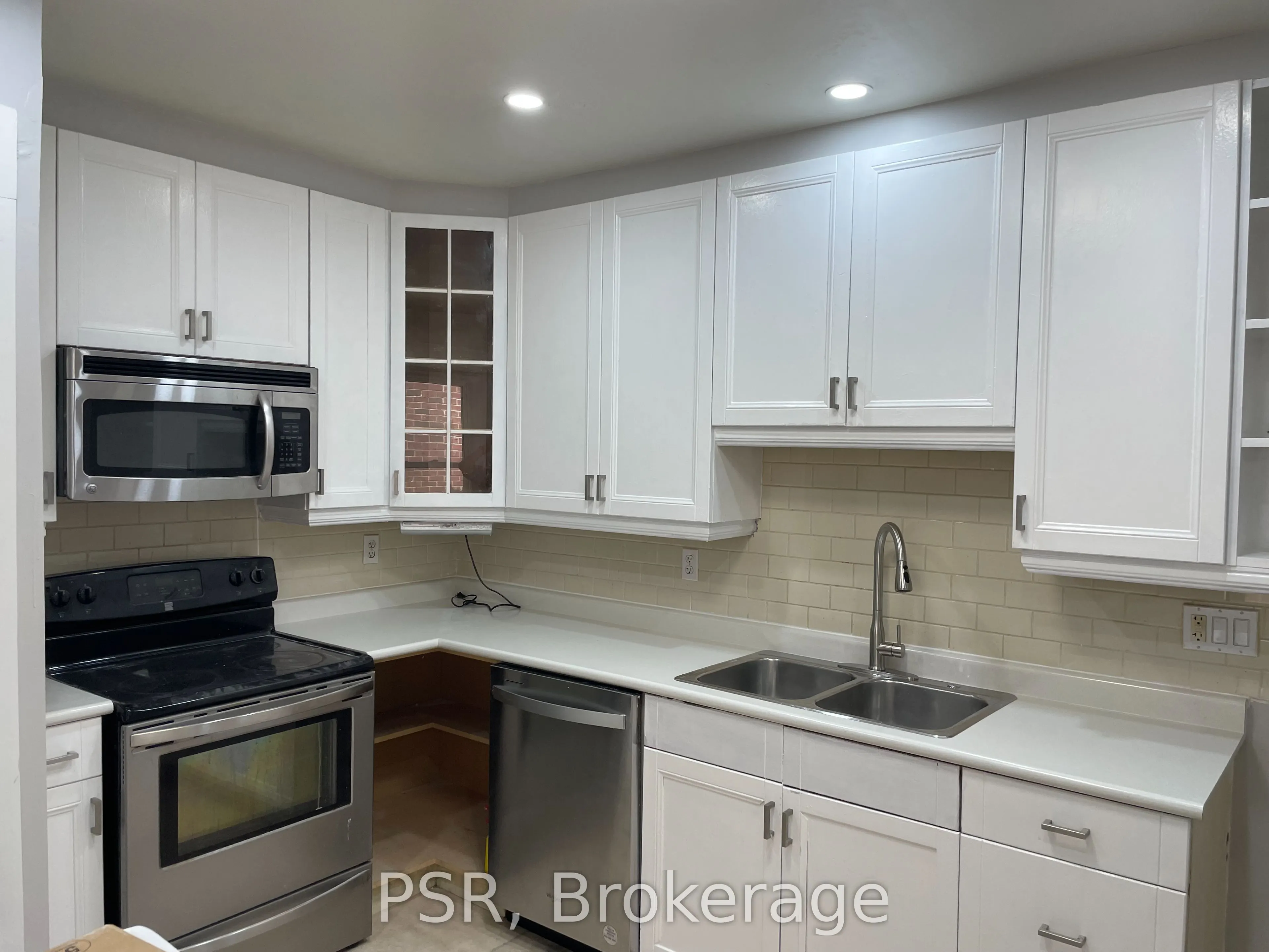 377 Strathmore Boulevard, #Room 1