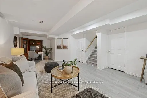 20 Regatta Crescent