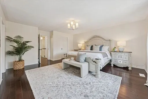 20 Regatta Crescent