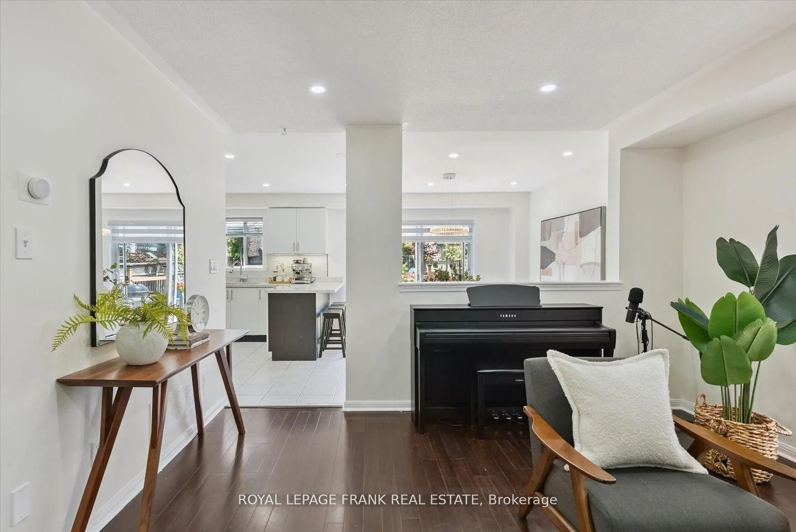 20 Regatta Crescent