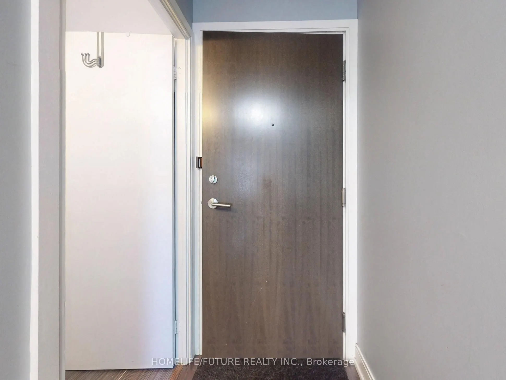 135 Village Green Square, #219