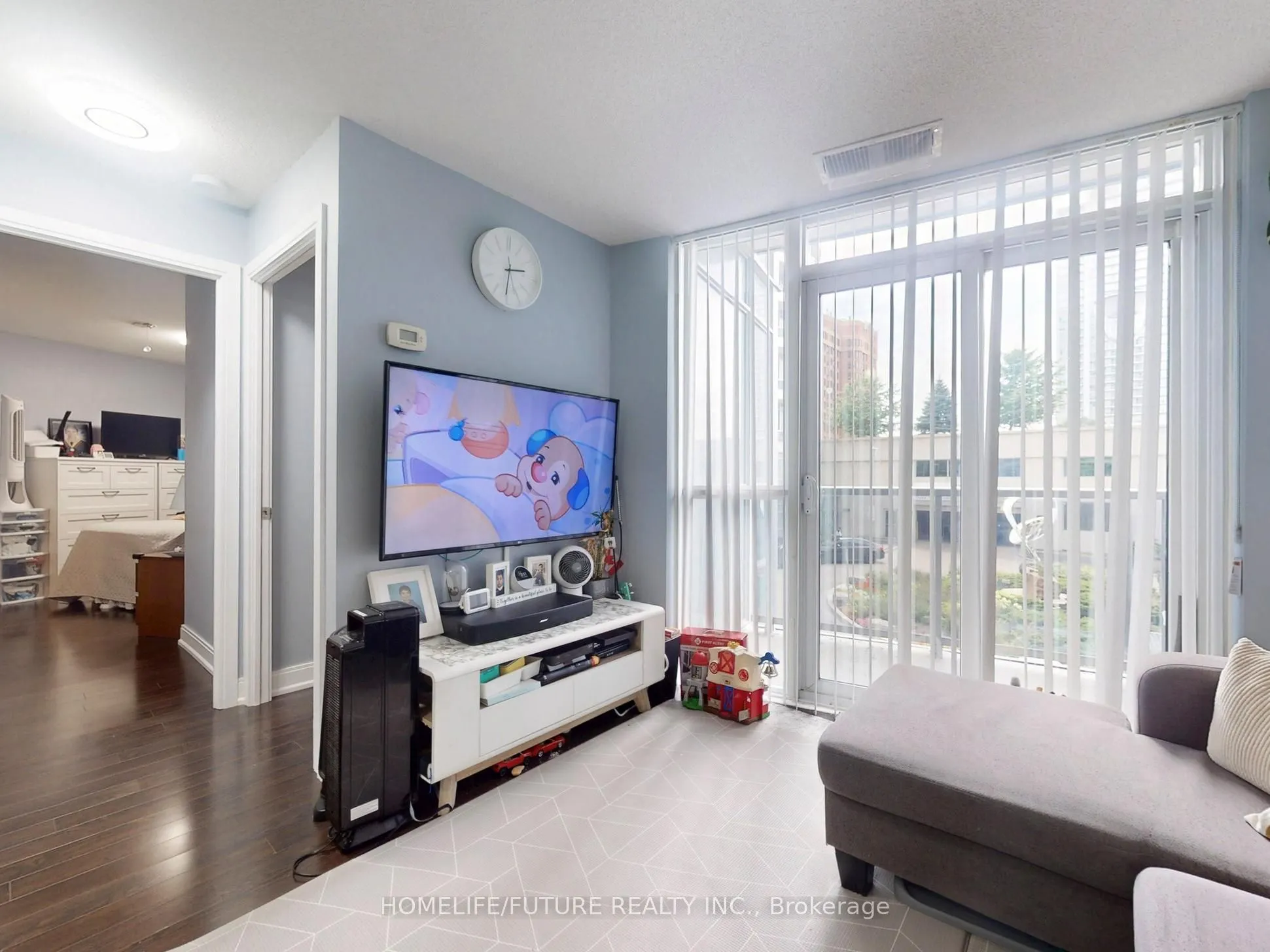 135 Village Green Square, #219