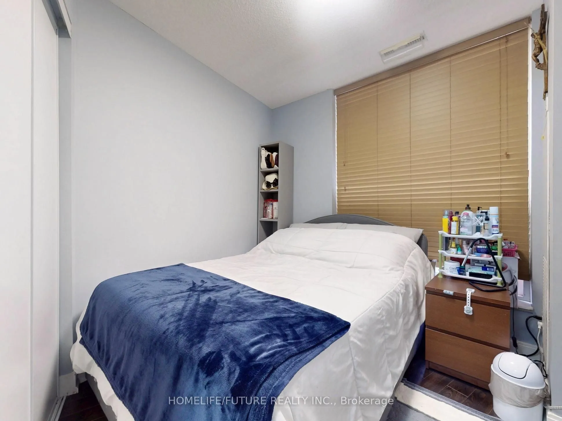 135 Village Green Square, #219
