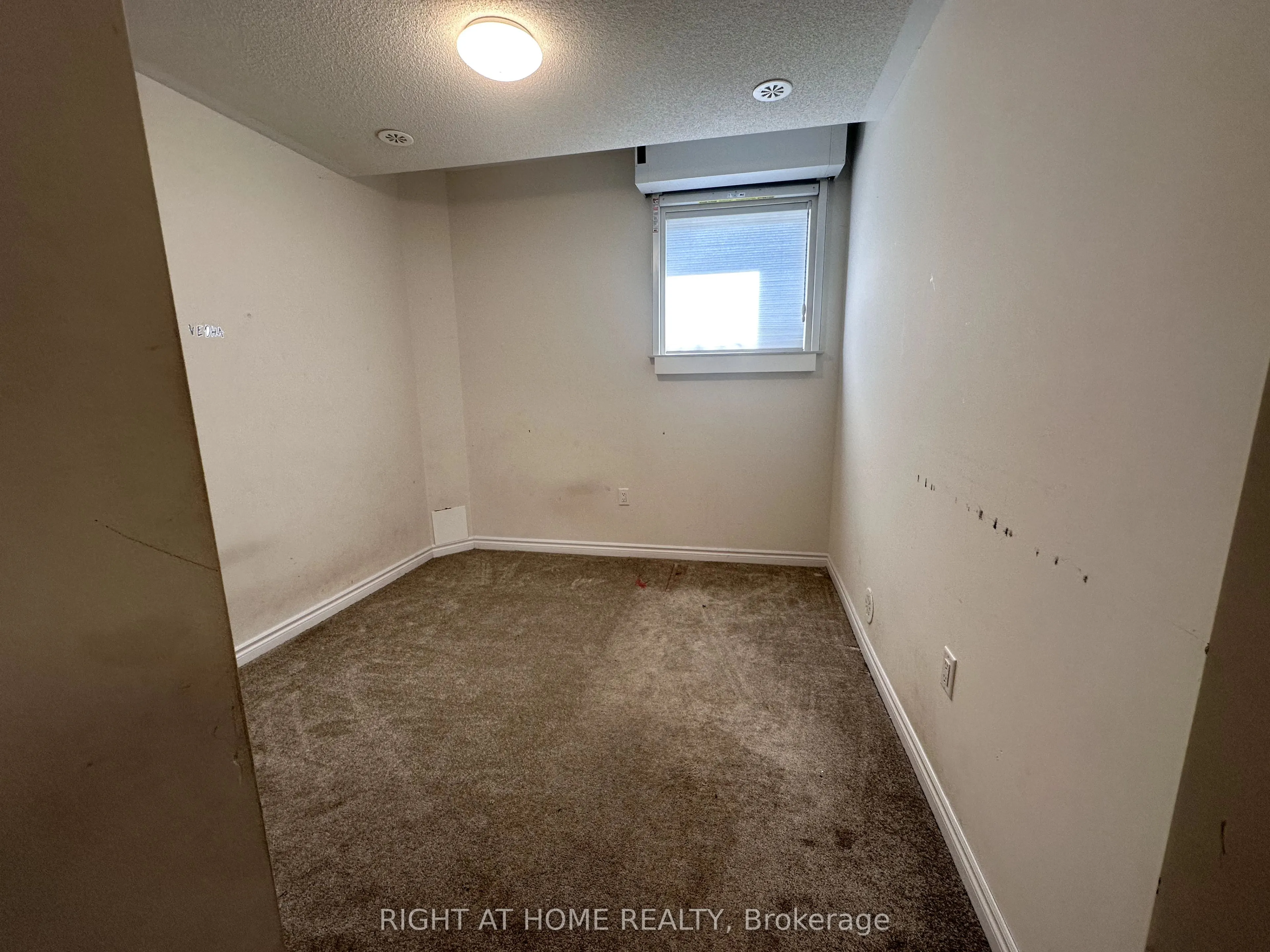 470 Beresford Path, #18