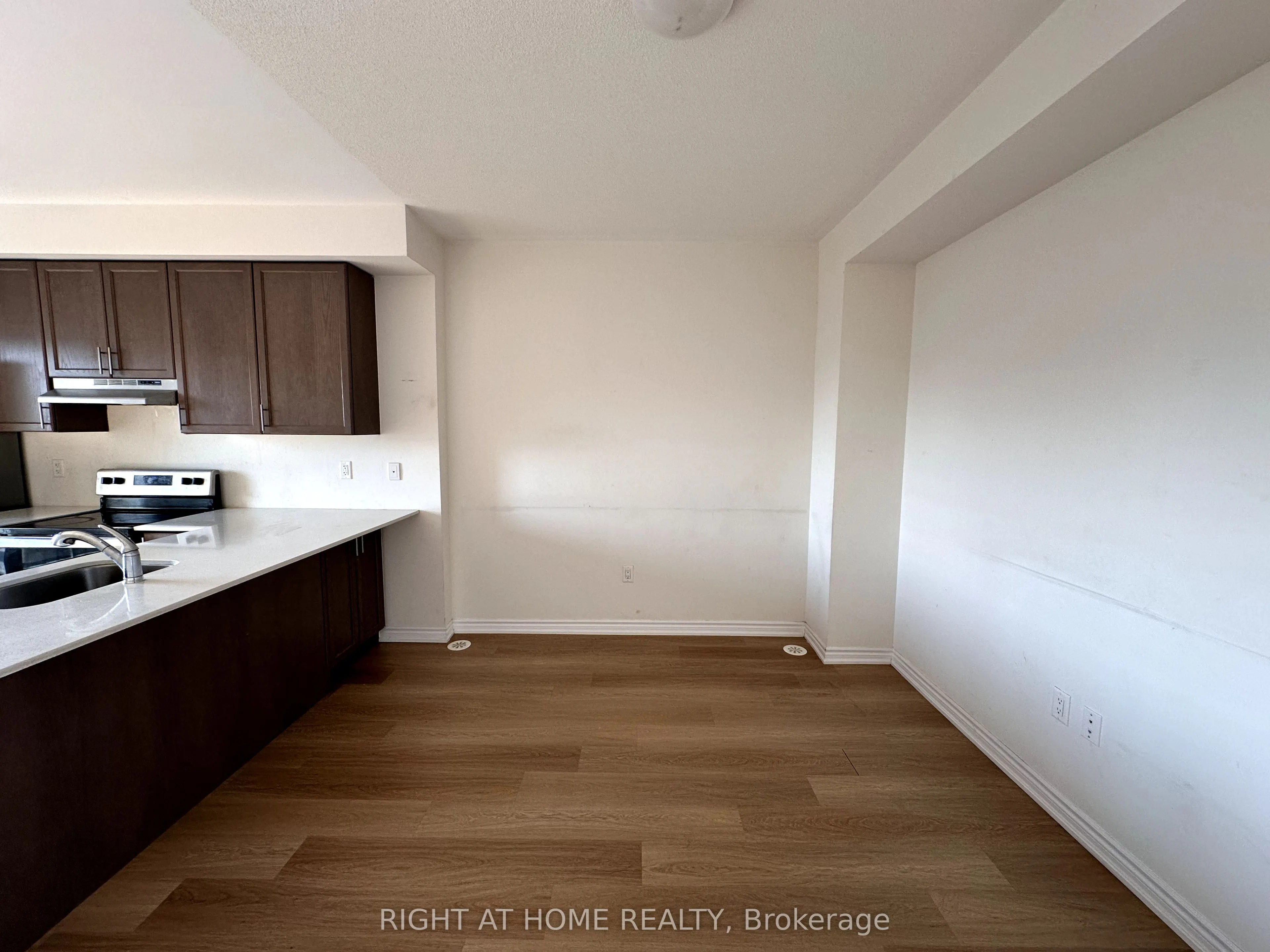 470 Beresford Path, #18