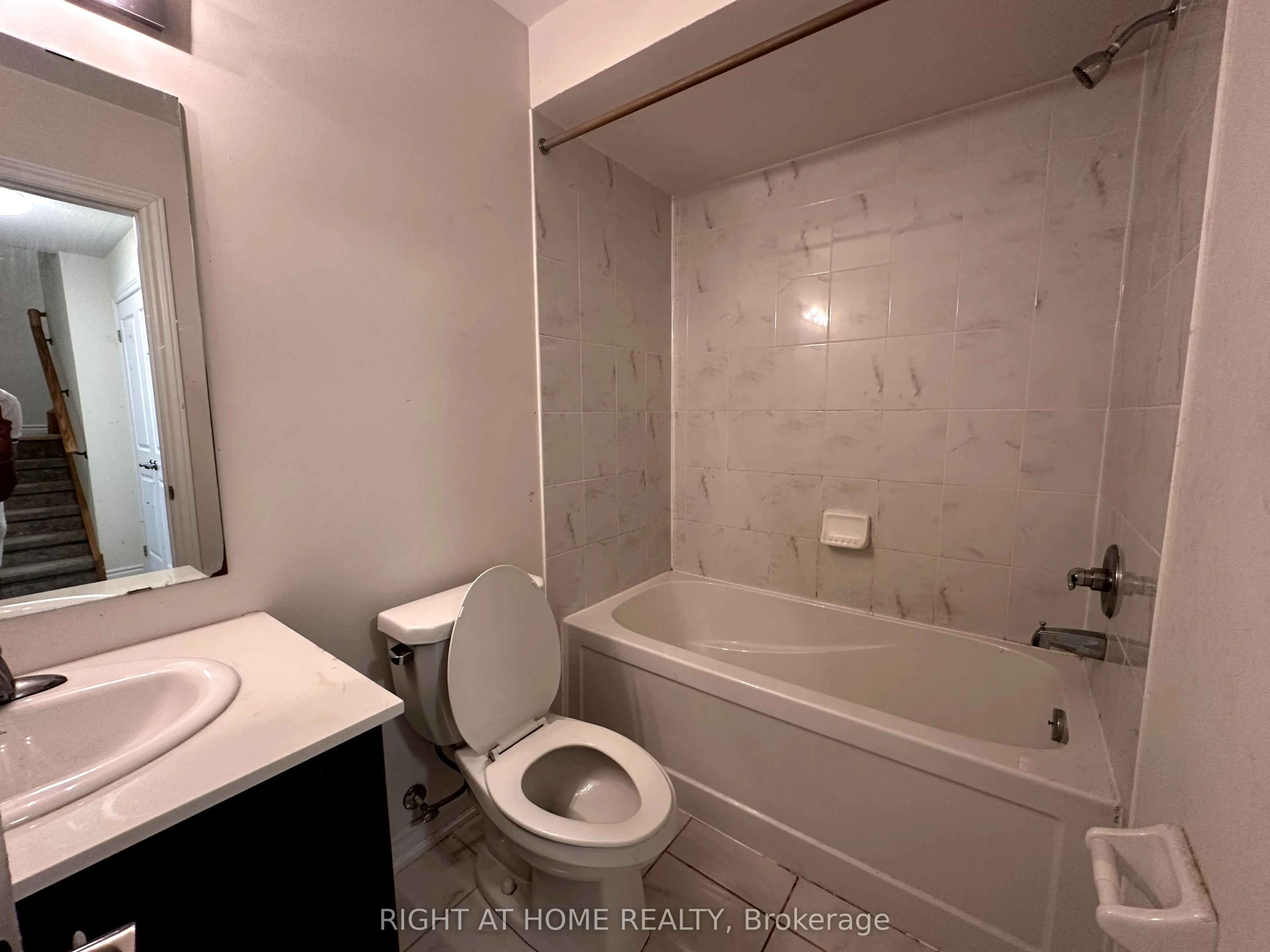 470 Beresford Path, #18