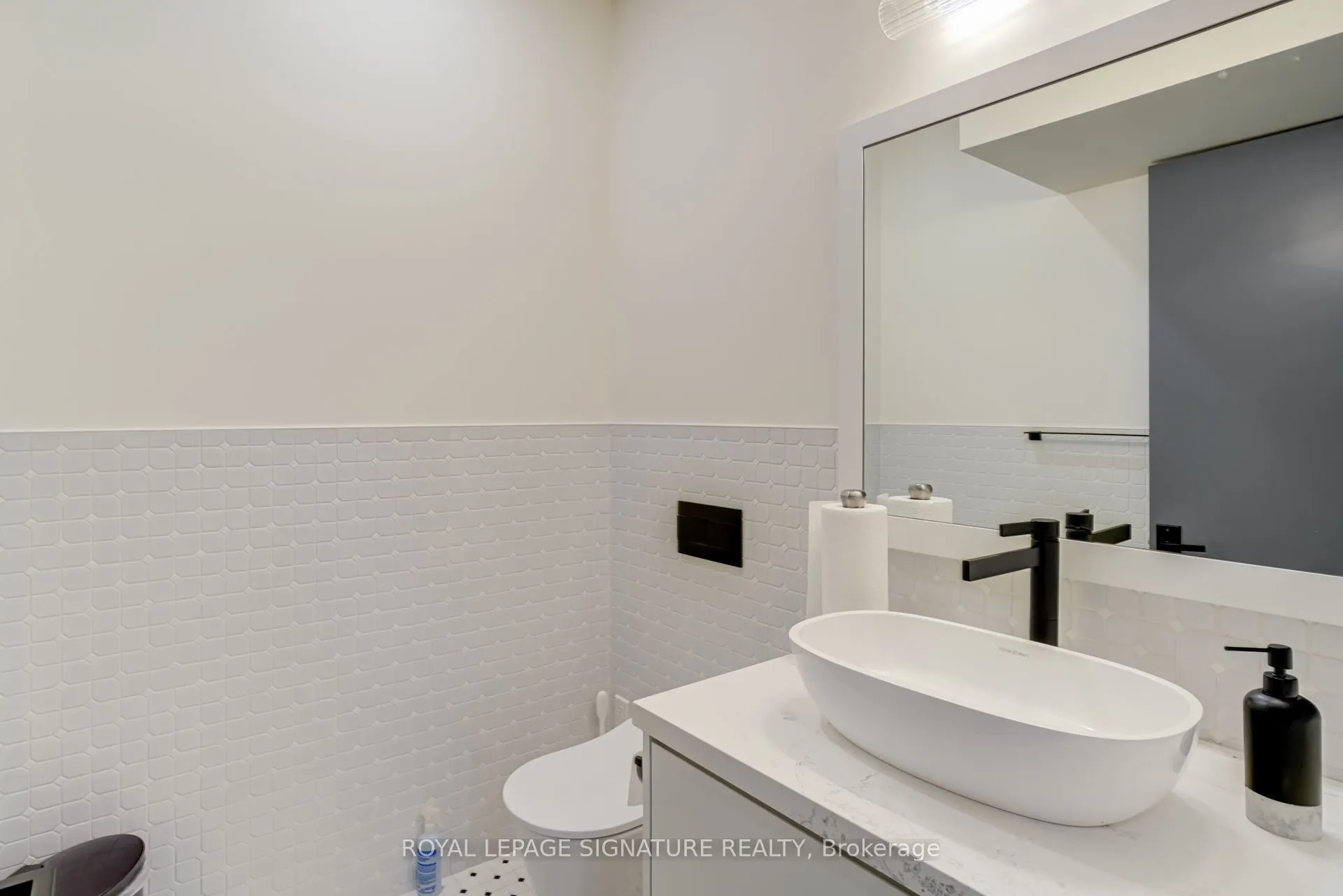 27 Scotland Road, #Lower Level