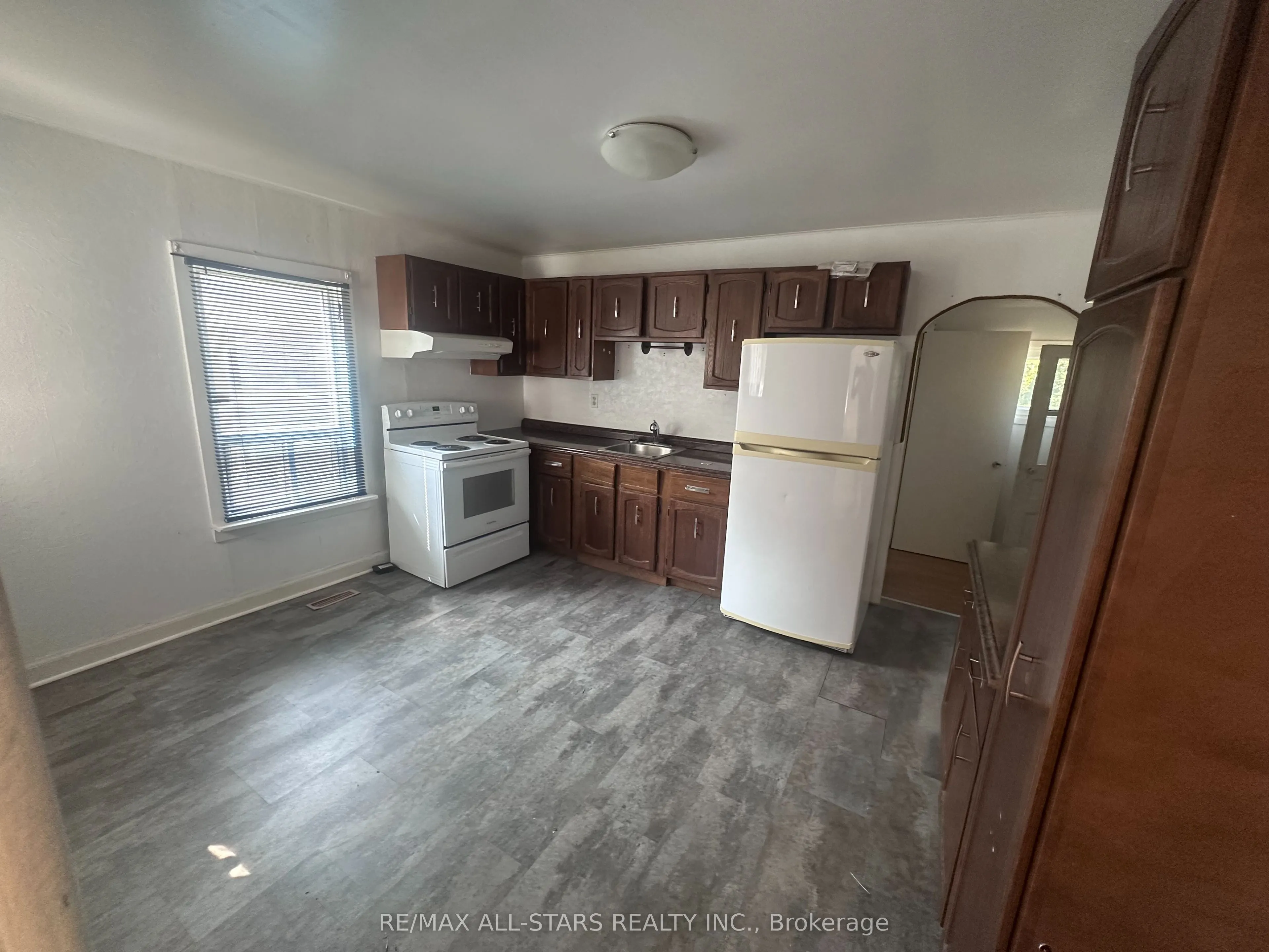 86 Cromwell Avenue