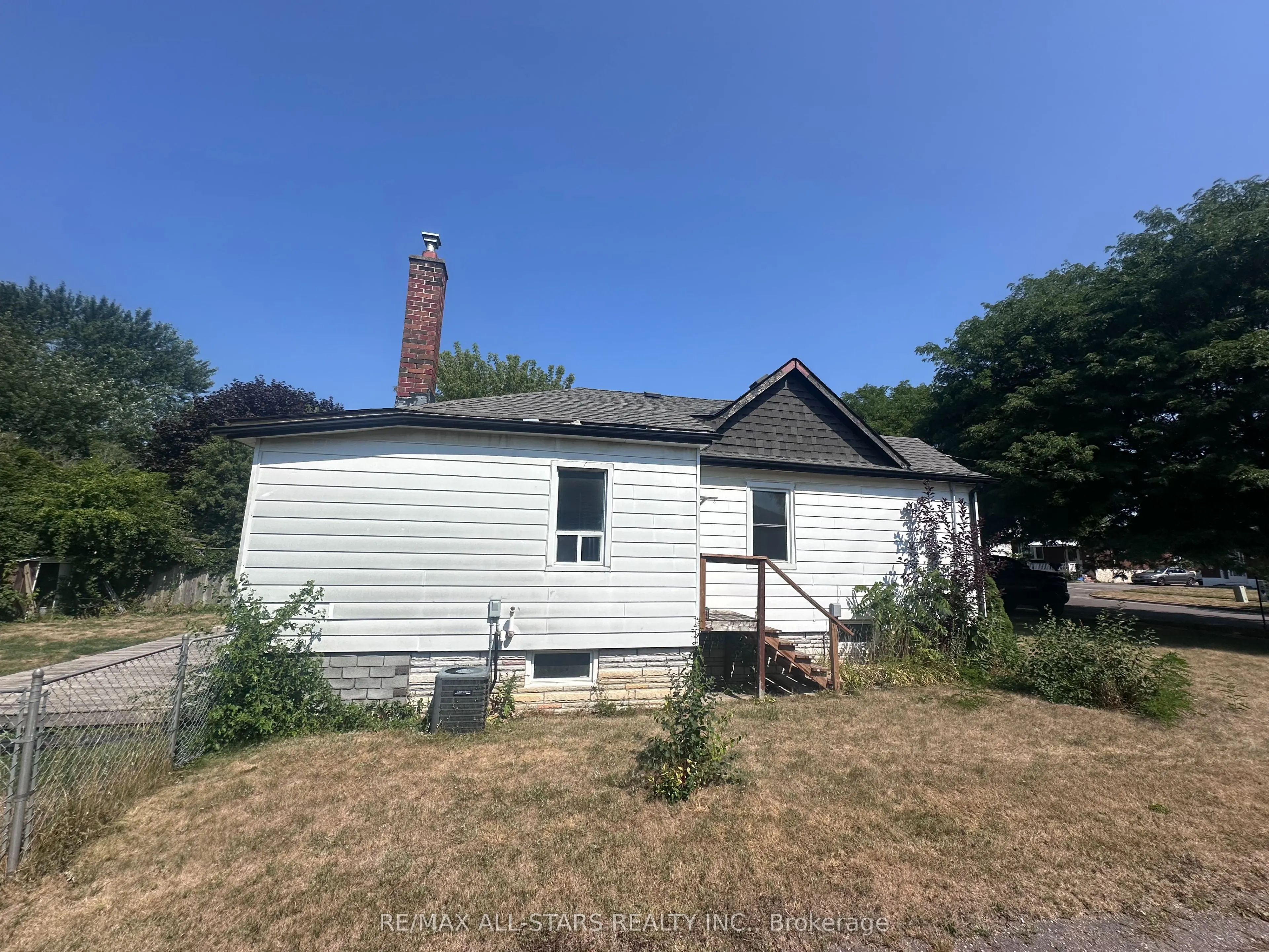 86 Cromwell Avenue