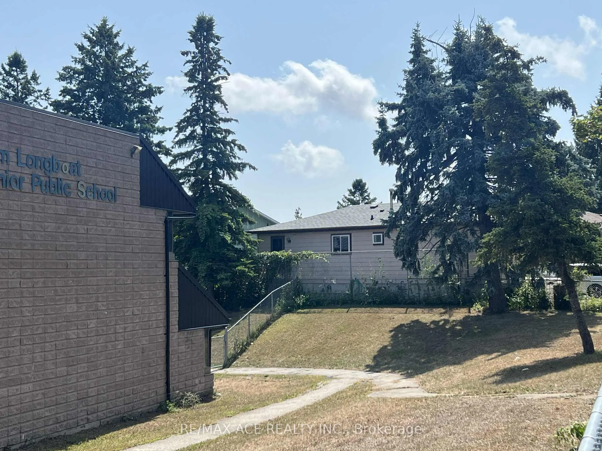 33 Crow Trail