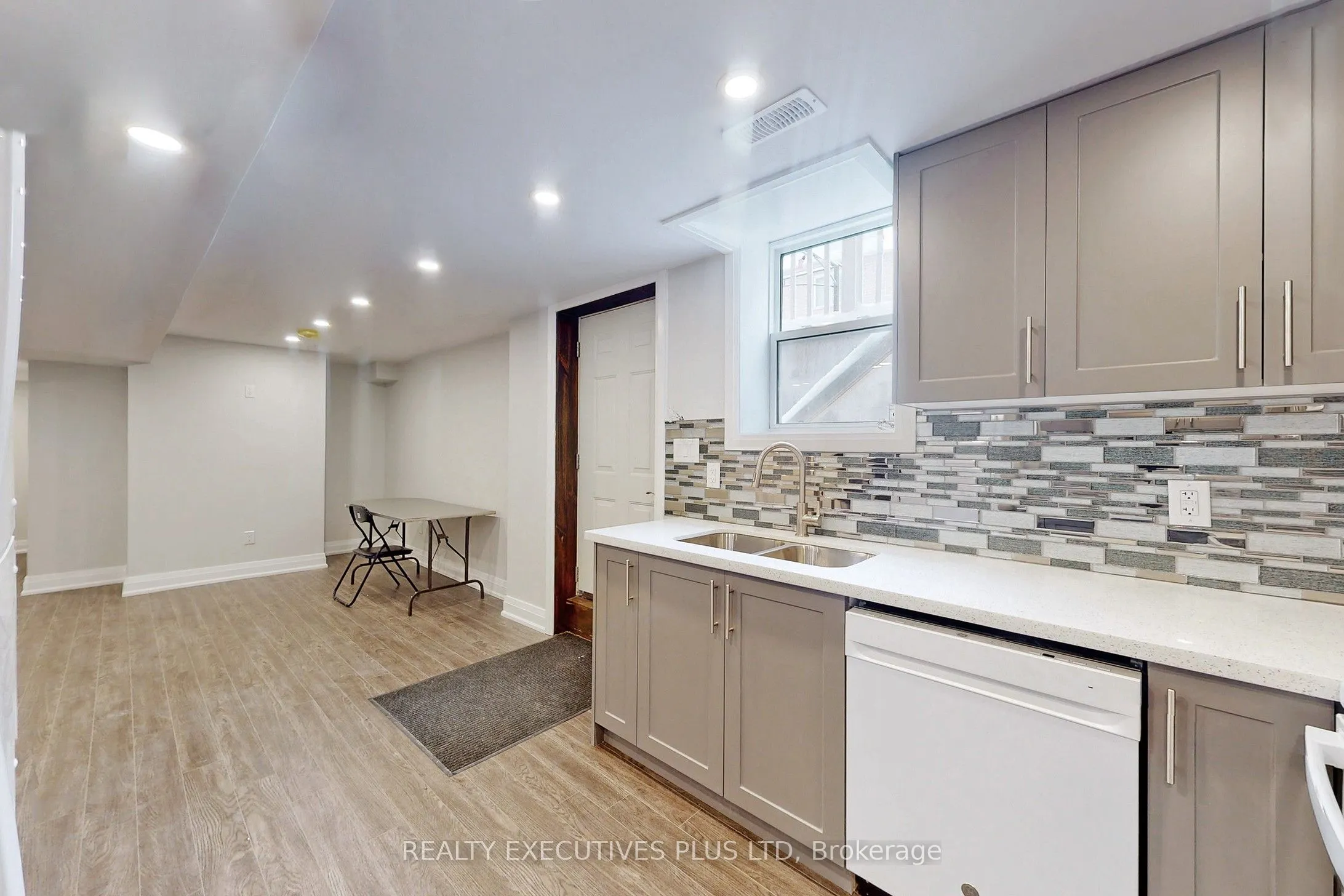 29 Weston Crescent