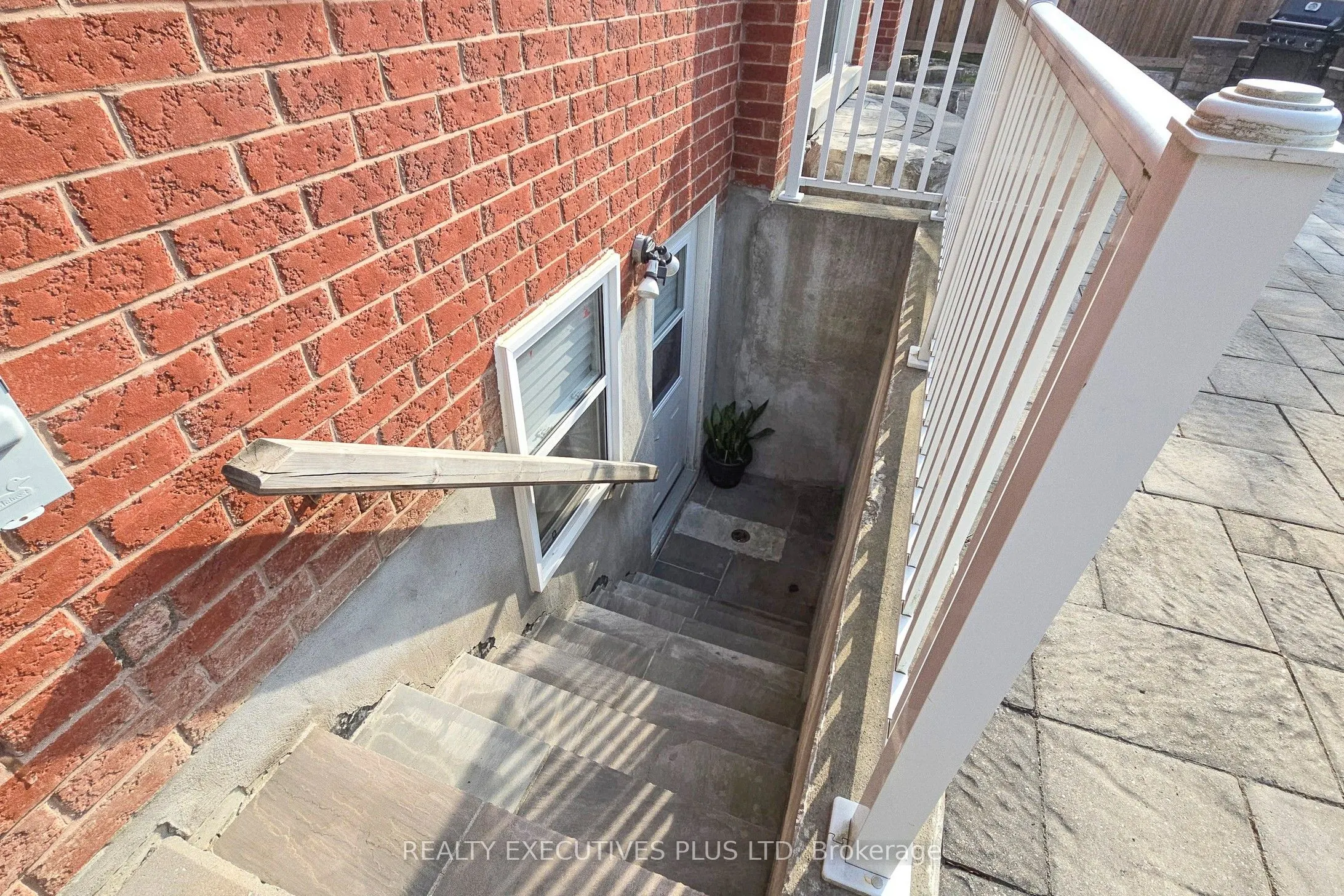 29 Weston Crescent