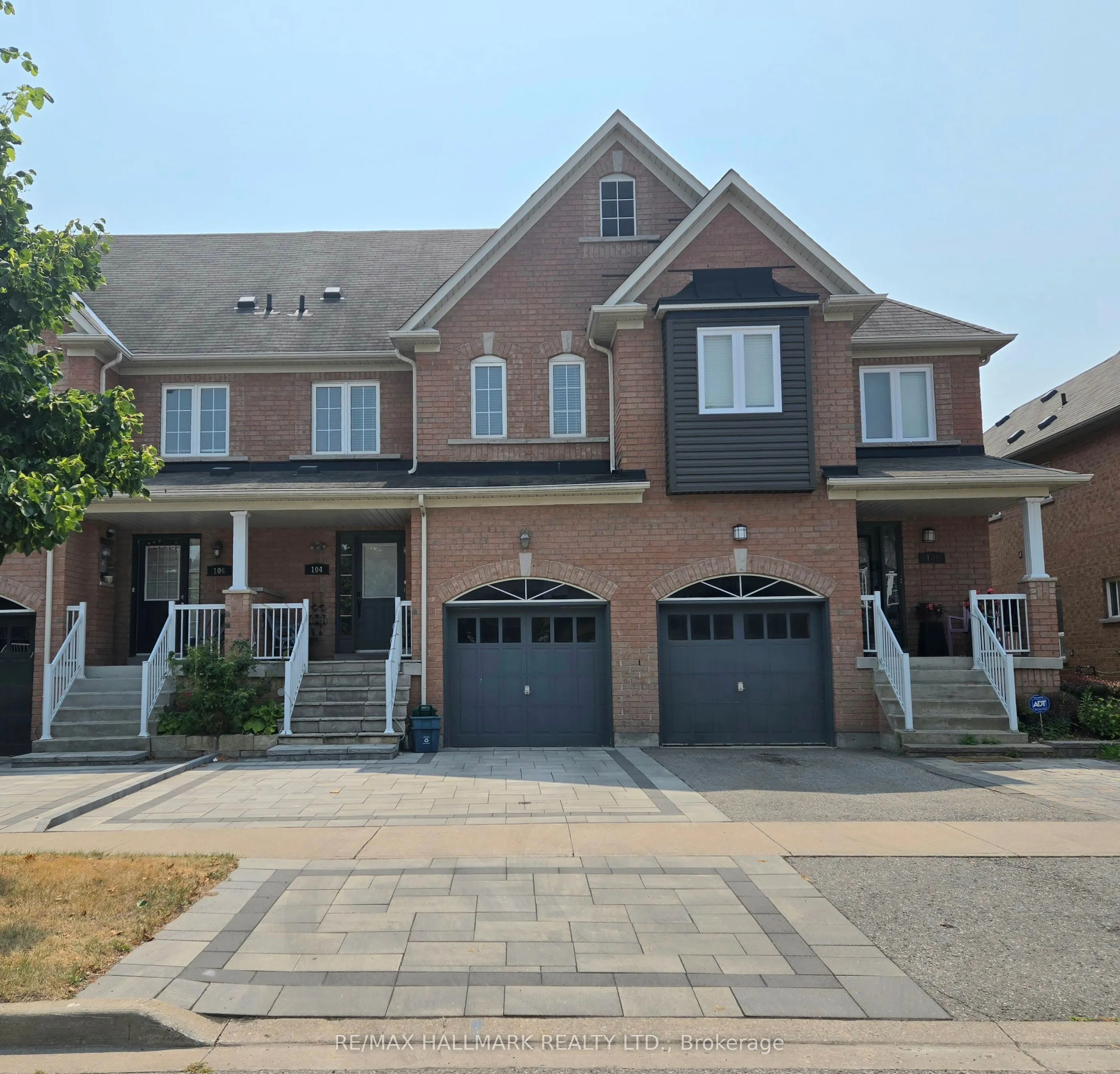 104 Oceanpearl Crescent