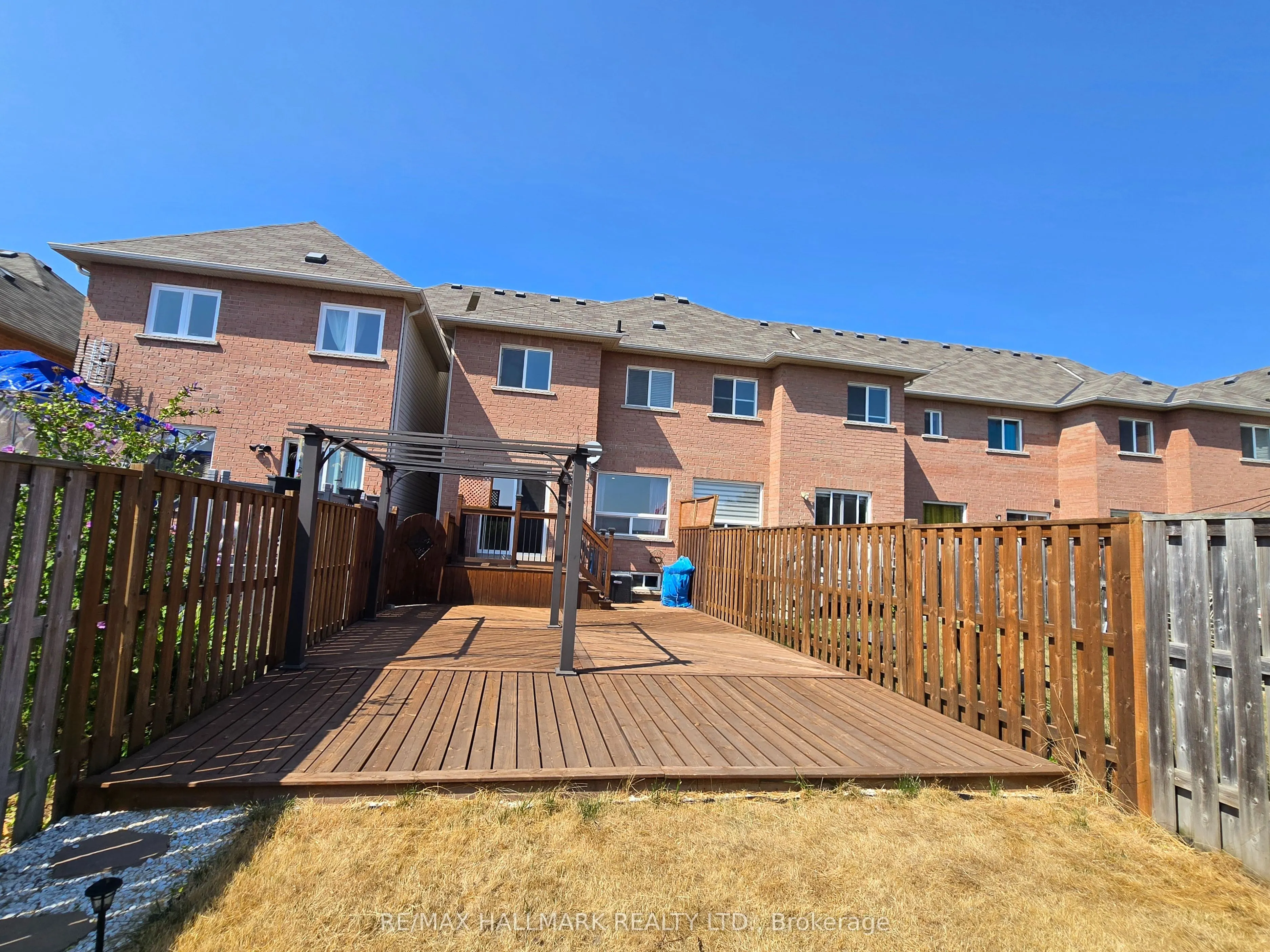 104 Oceanpearl Crescent