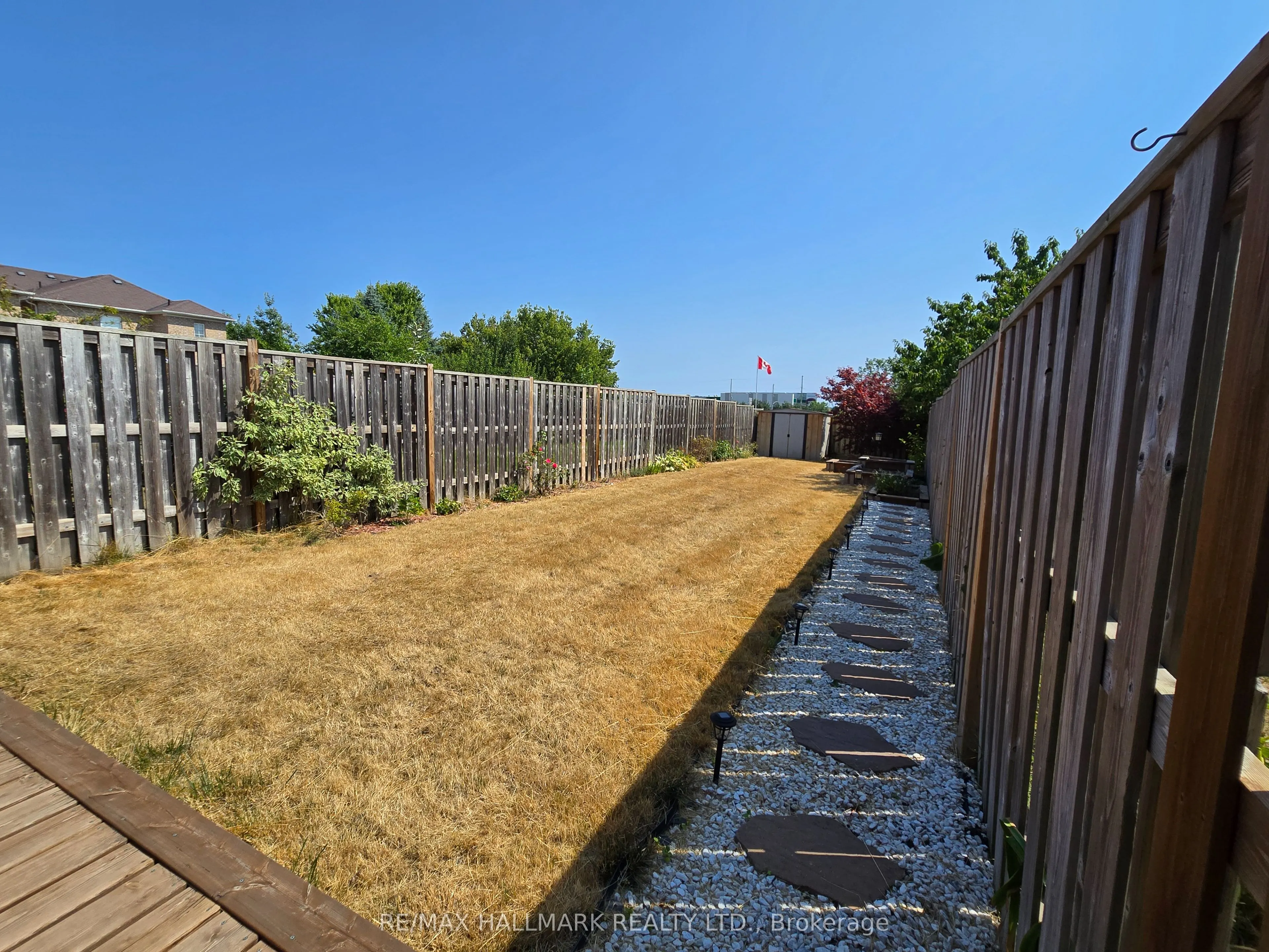 104 Oceanpearl Crescent