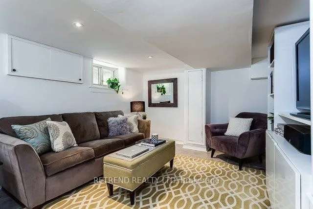 12 Rushbrooke Avenue