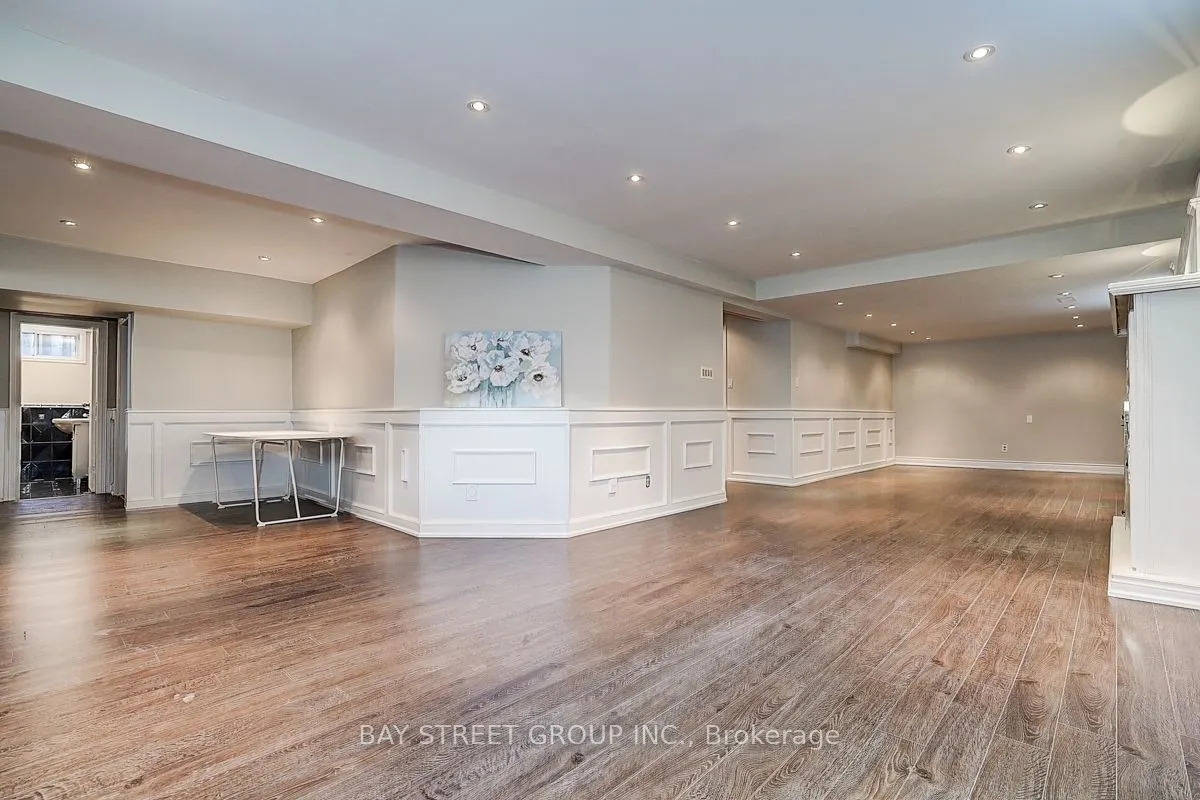 616 Sheppard Avenue