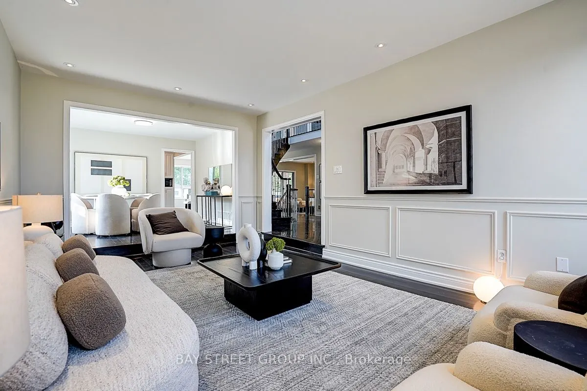 616 Sheppard Avenue