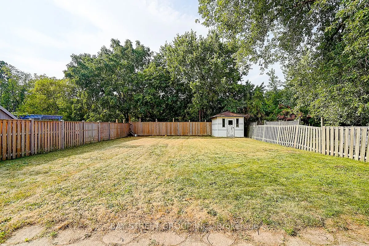 616 Sheppard Avenue