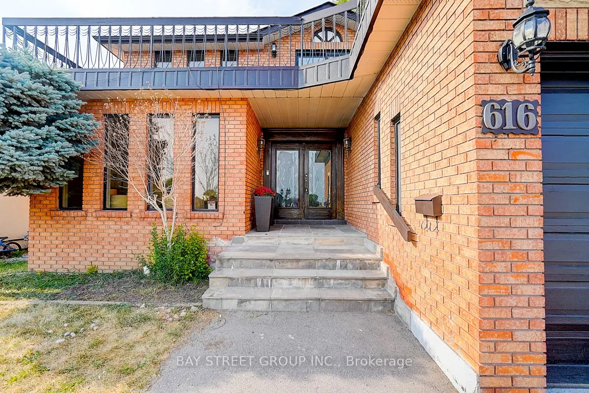 616 Sheppard Avenue