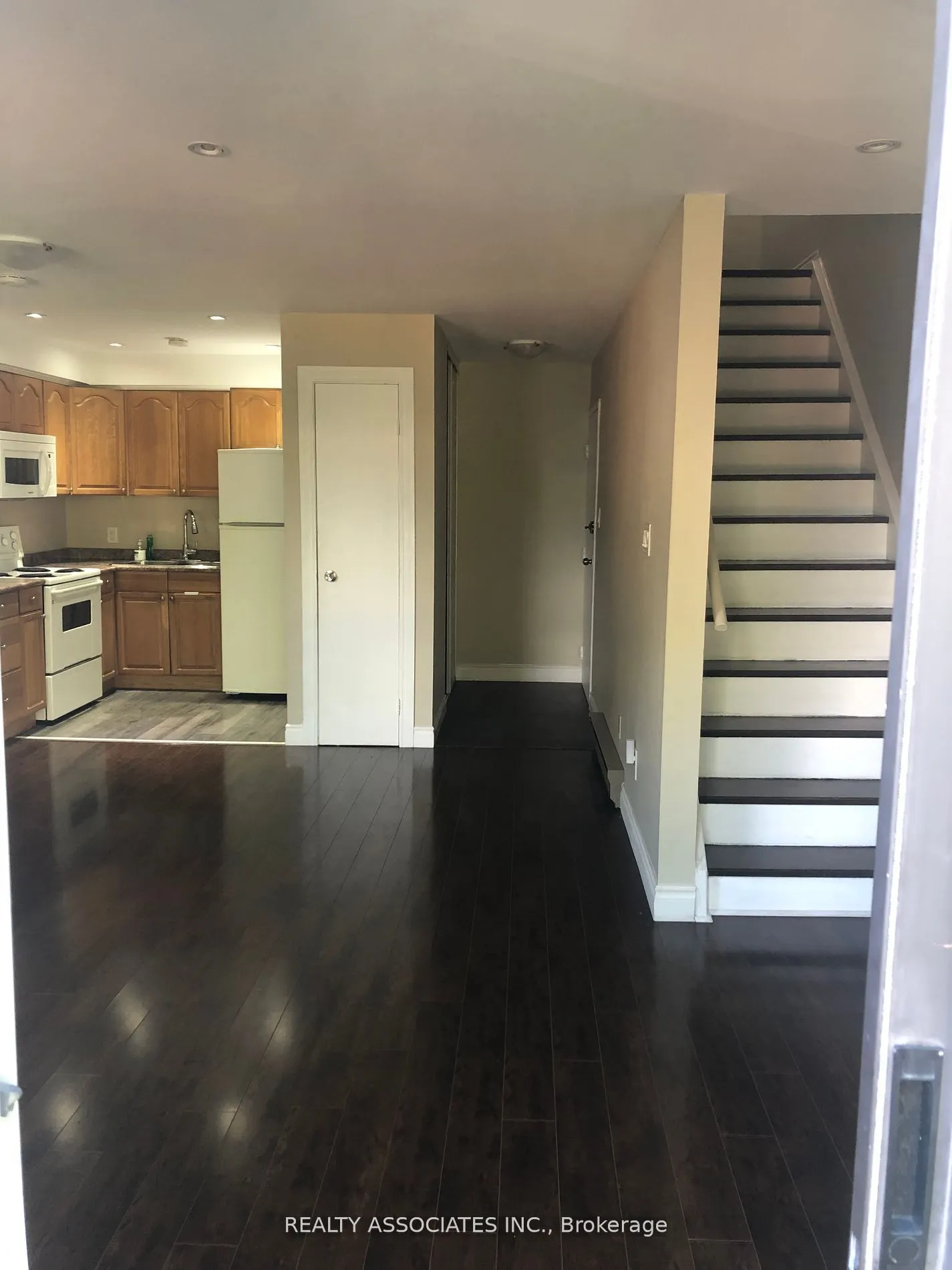 1389 Danforth Avenue, #B