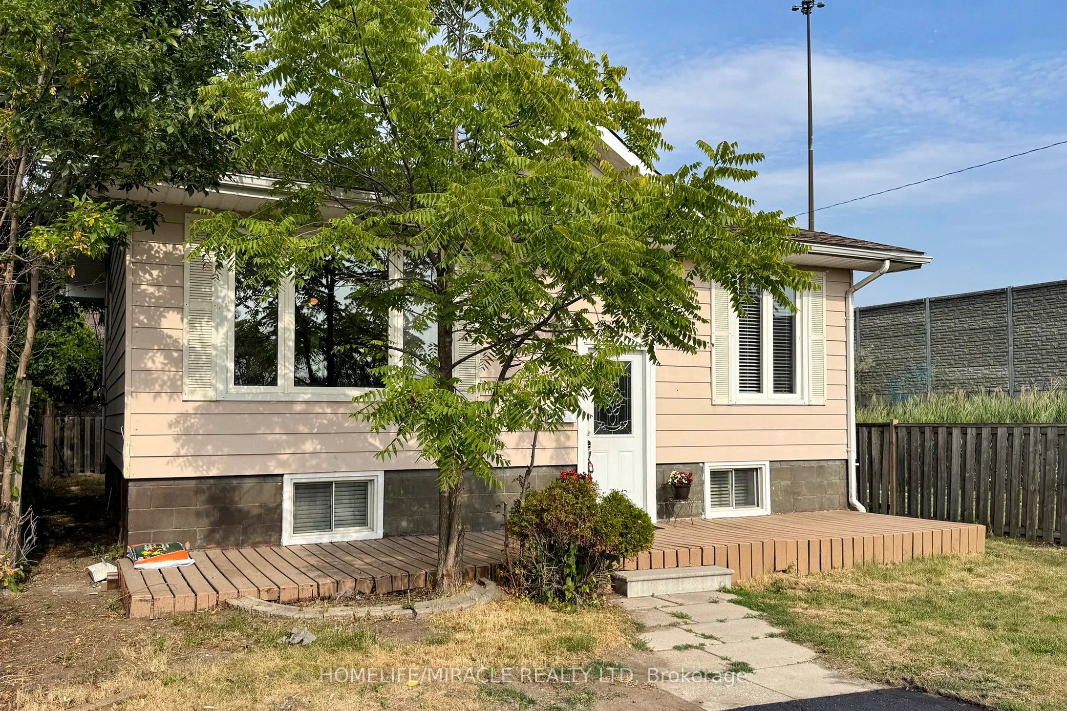 1 Tudor Avenue