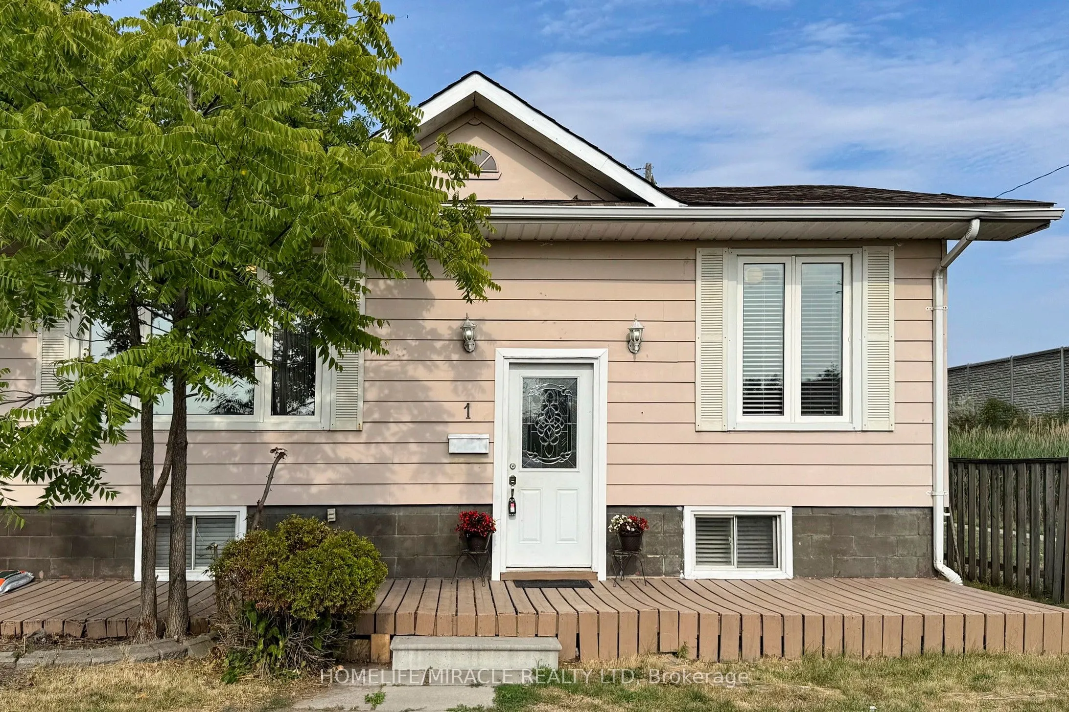 1 Tudor Avenue