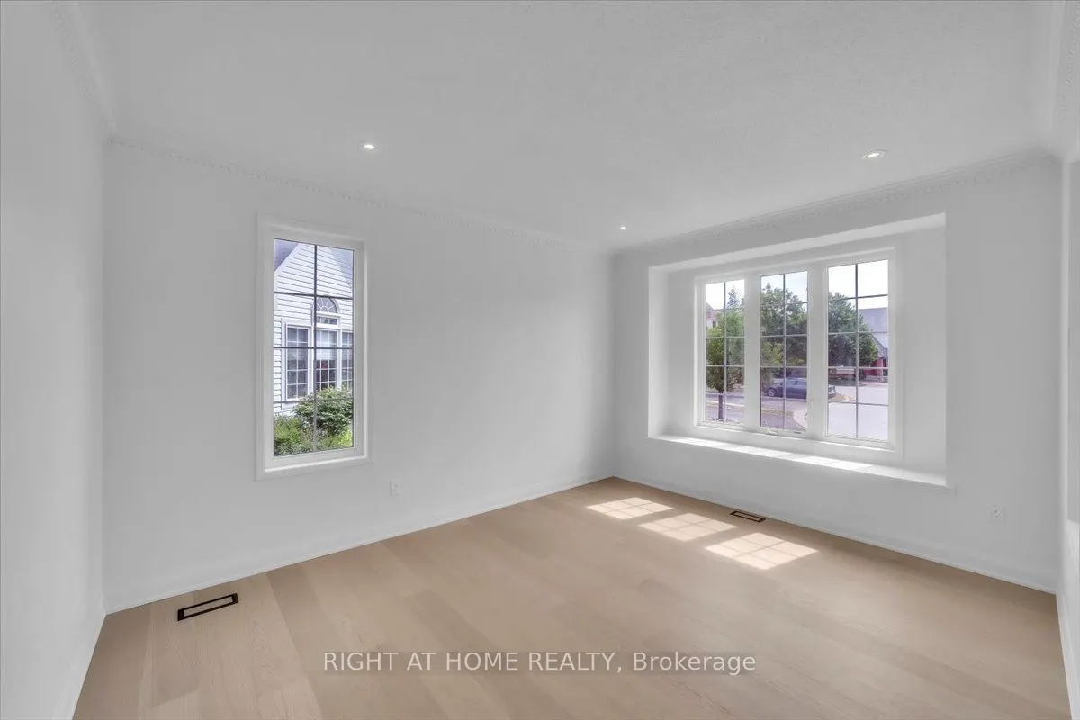 18 McQueen Crescent