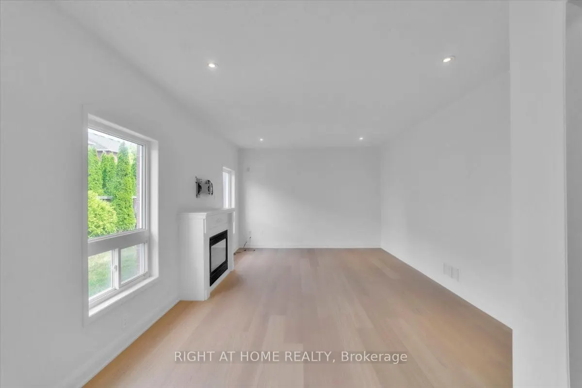 18 McQueen Crescent