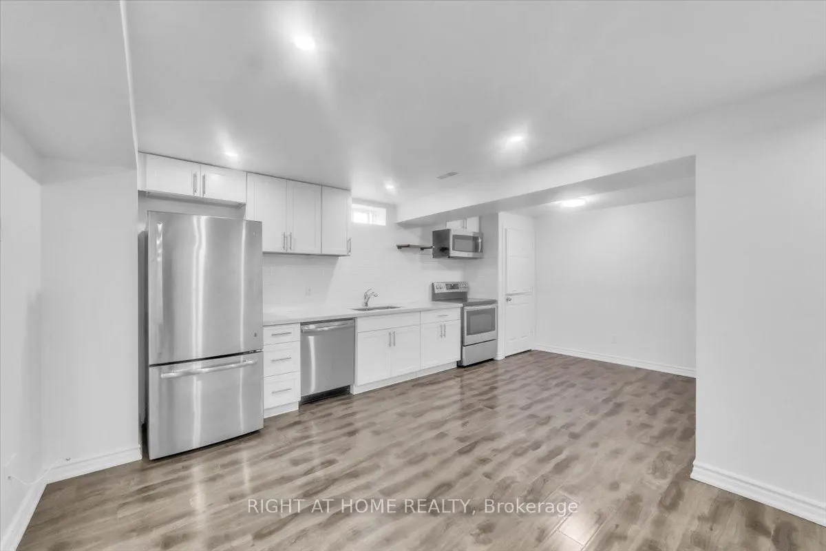18 McQueen Crescent