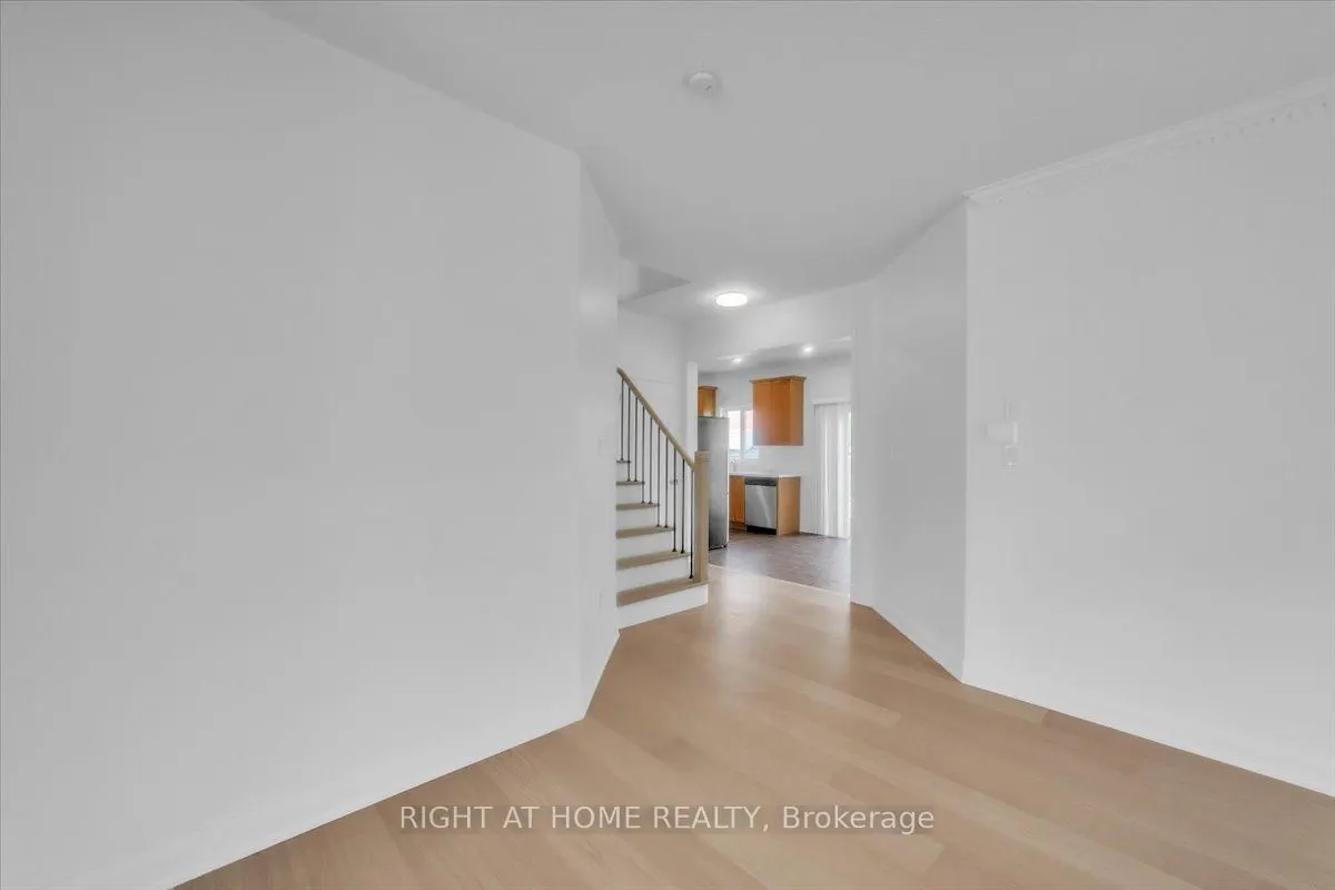 18 McQueen Crescent