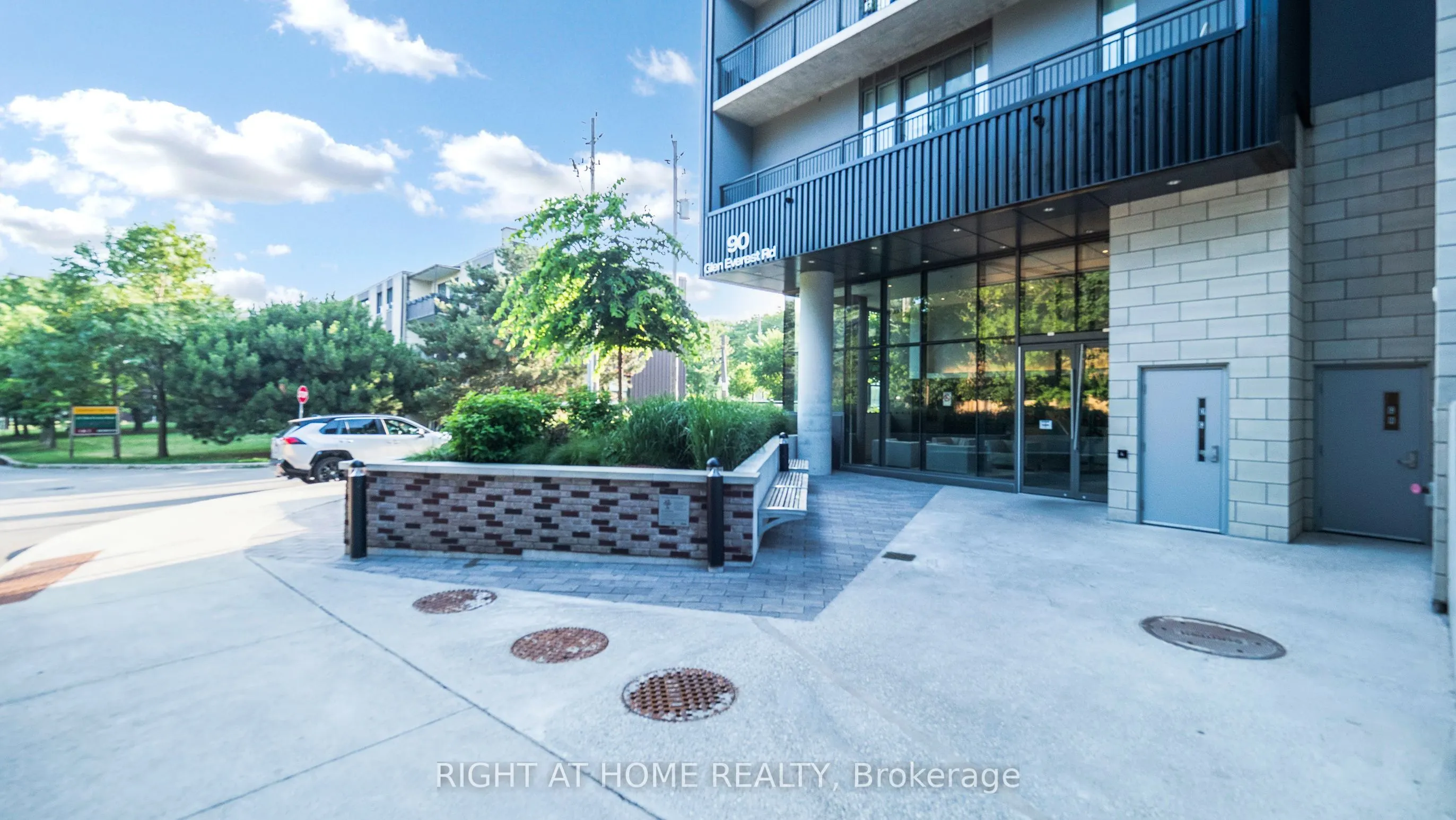 90 Glen Everest Road, #526