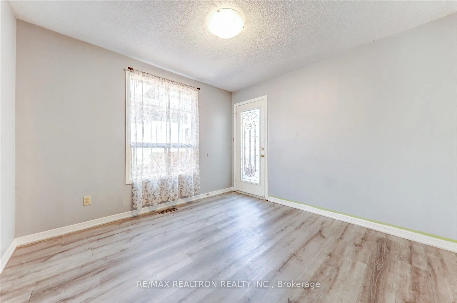 5 Hartsfield Drive
