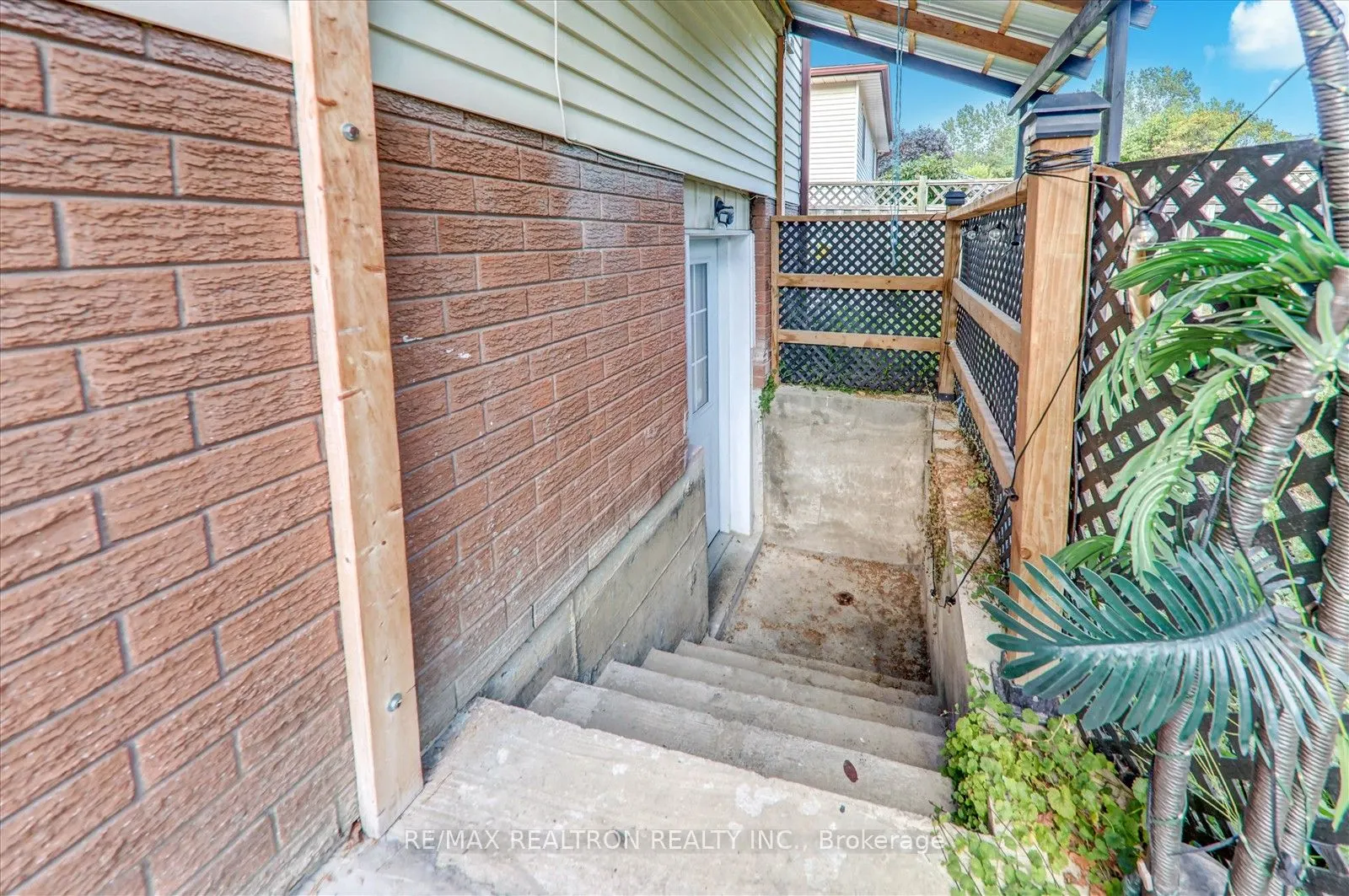 5 Hartsfield Drive