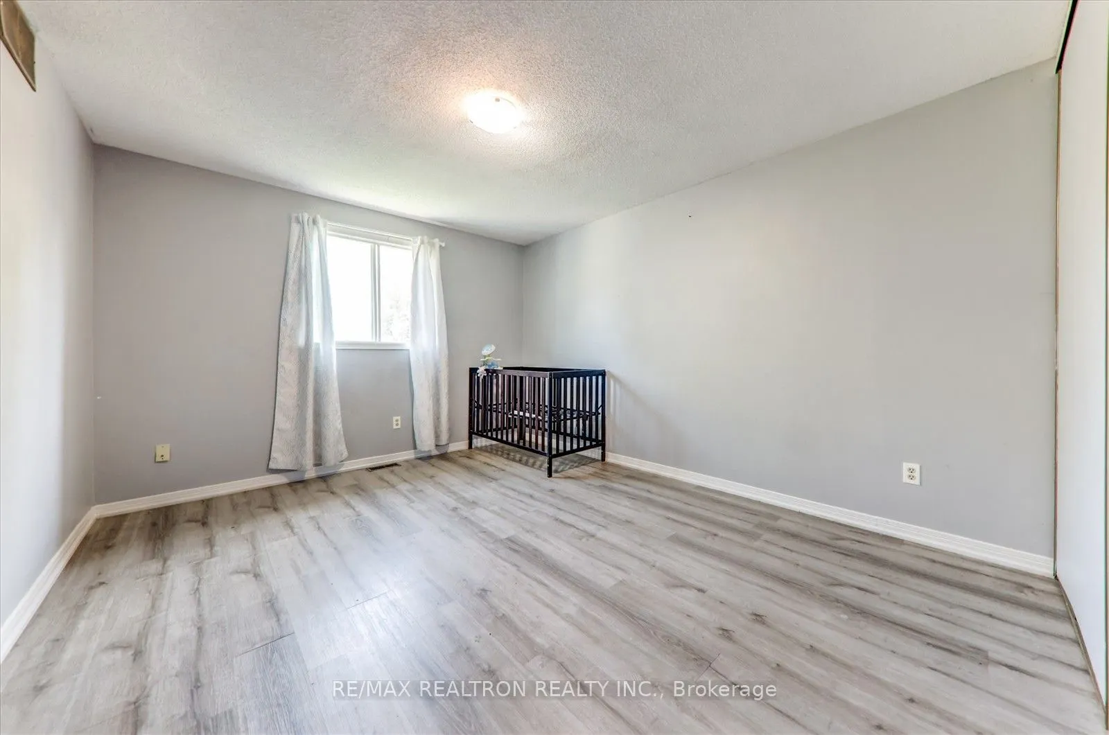 5 Hartsfield Drive