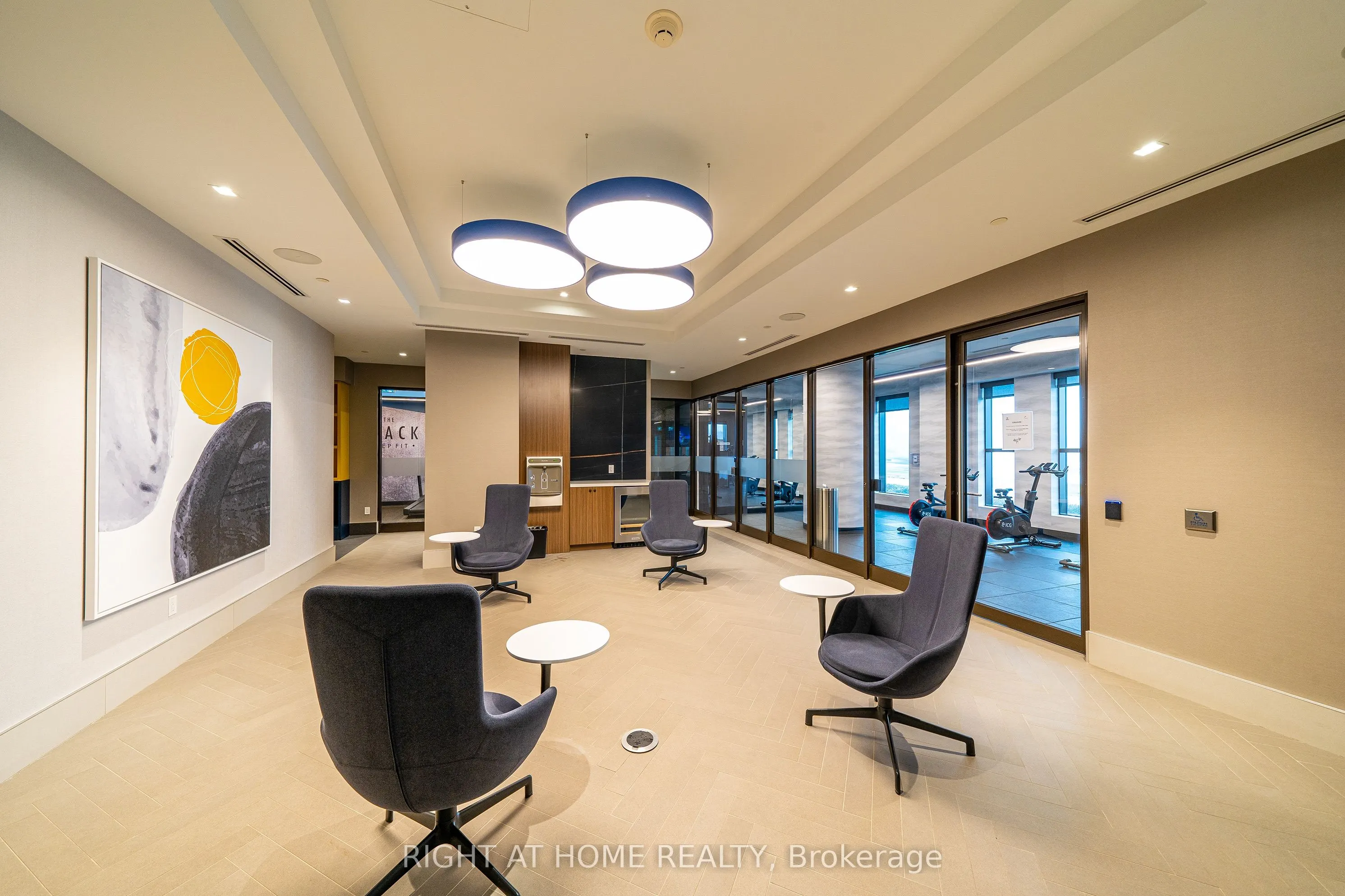 2550 Simcoe Street N, #2015