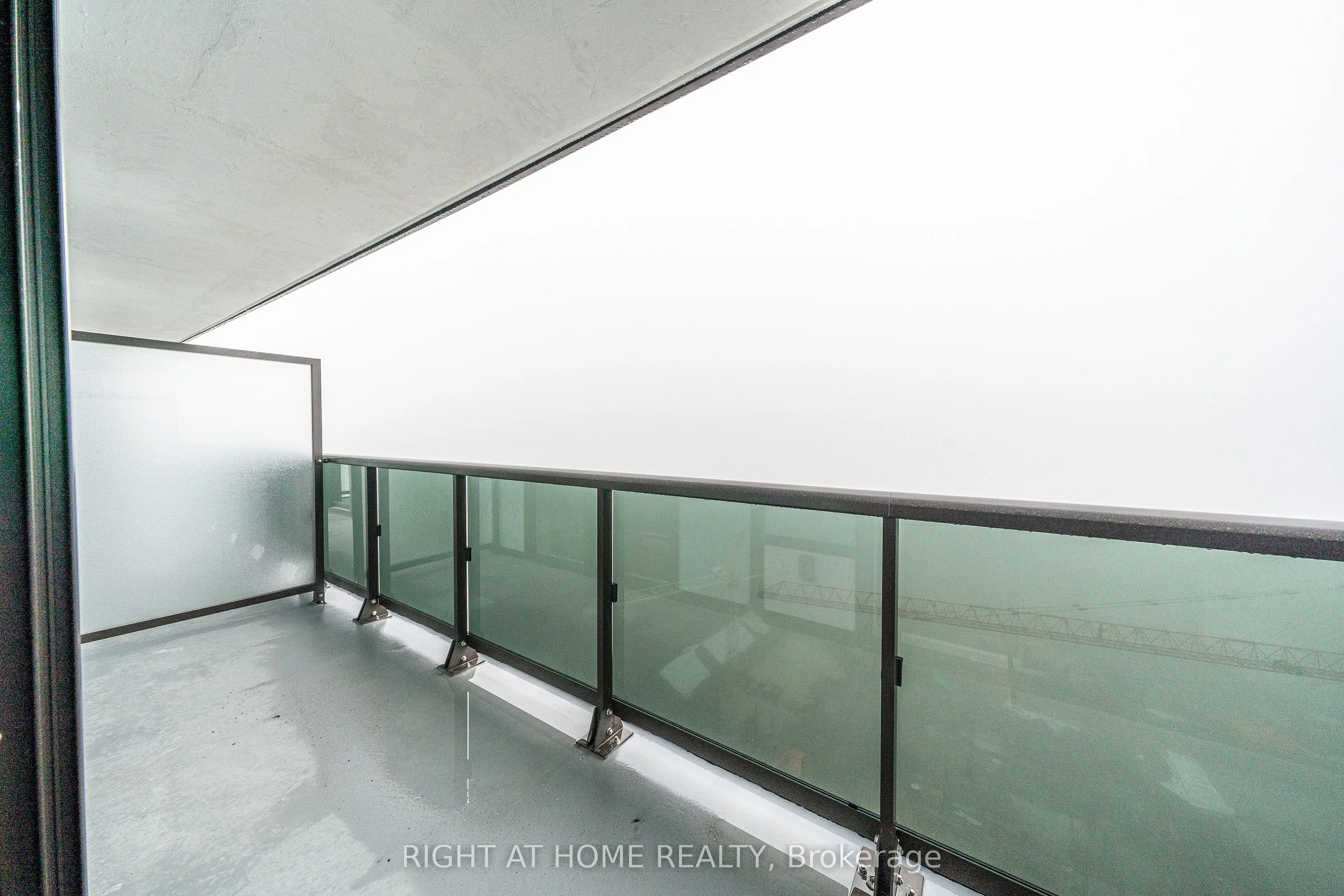 2550 Simcoe Street N, #2015