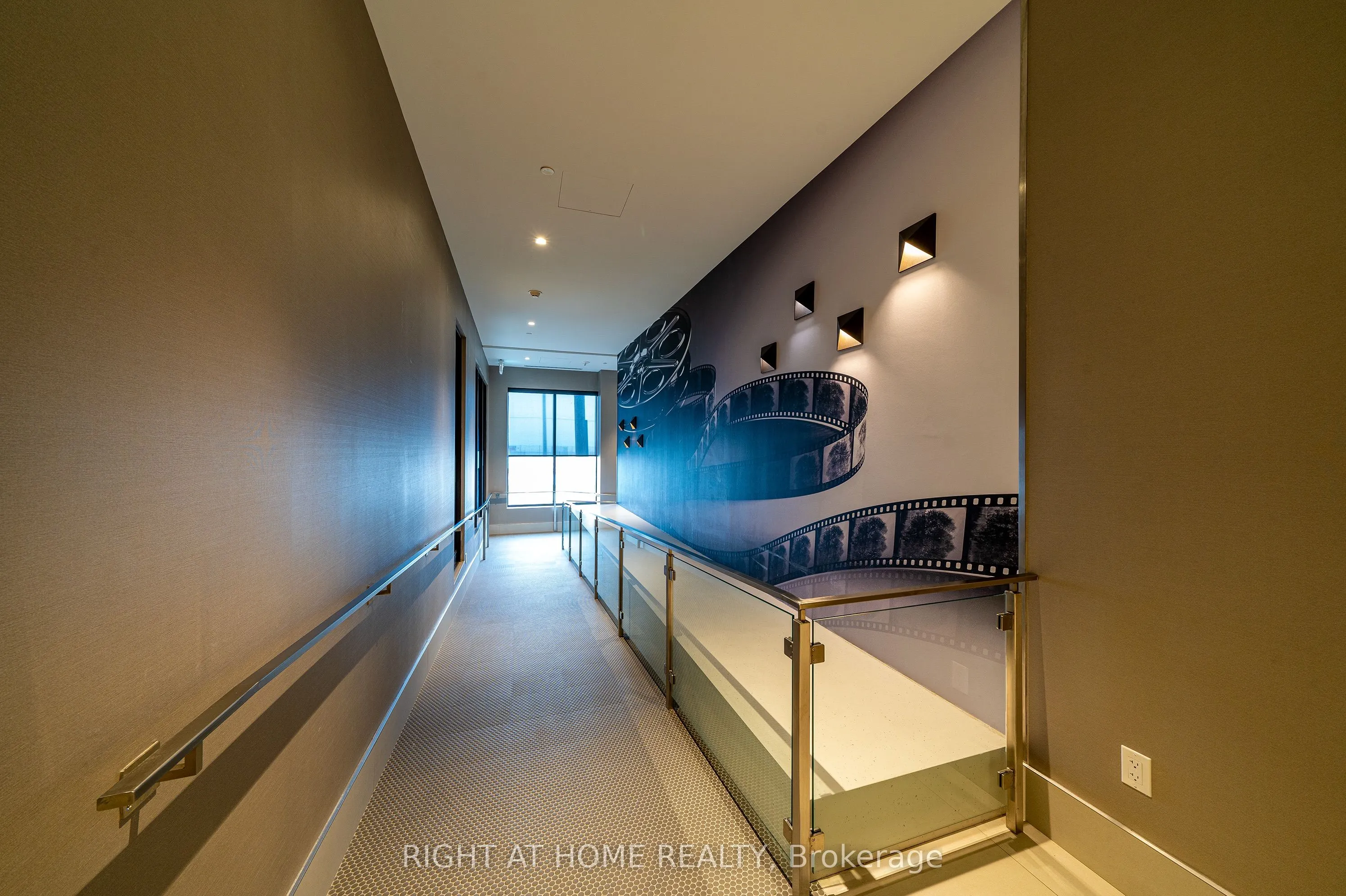 2550 Simcoe Street N, #2015