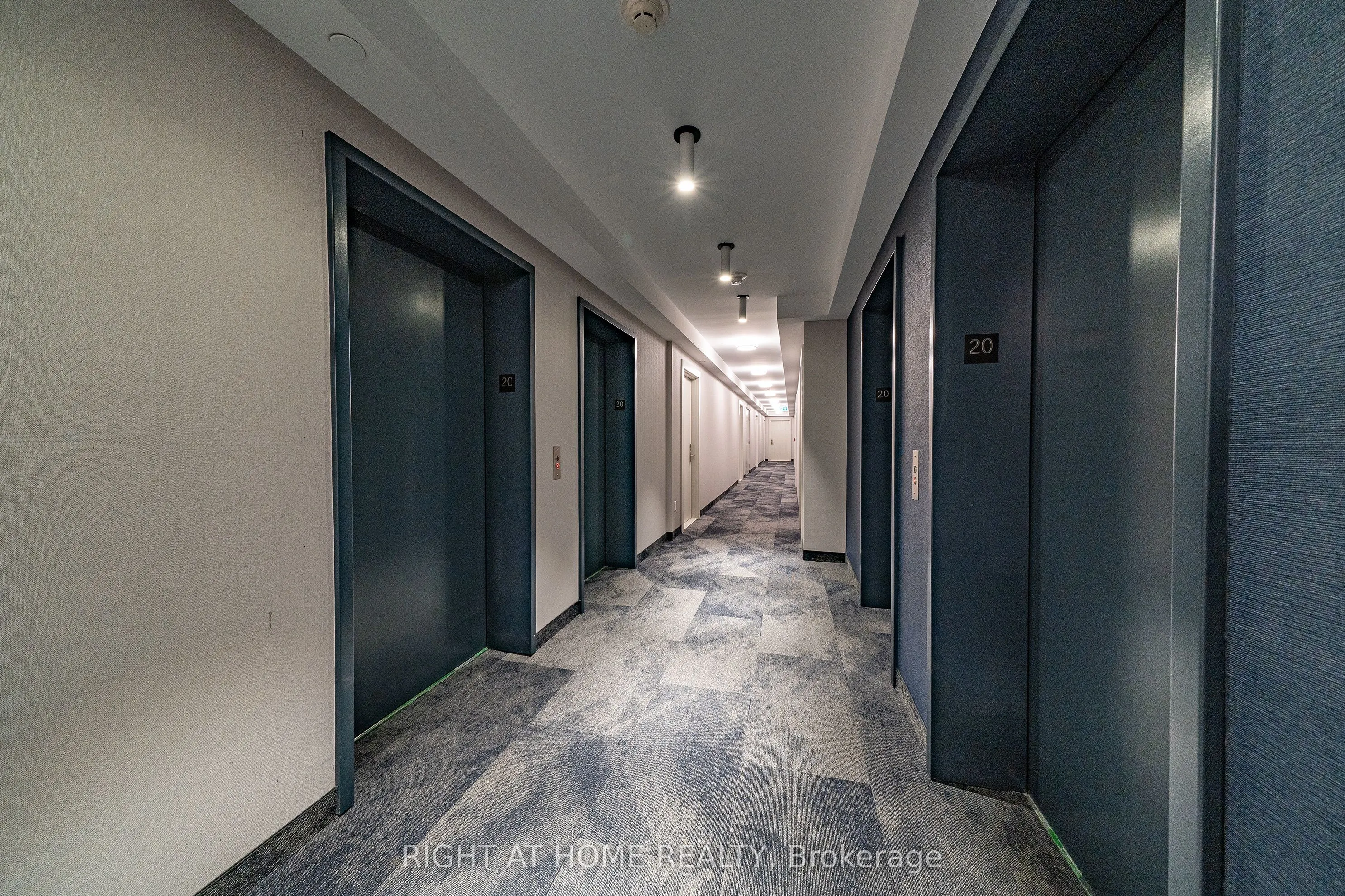 2550 Simcoe Street N, #2015
