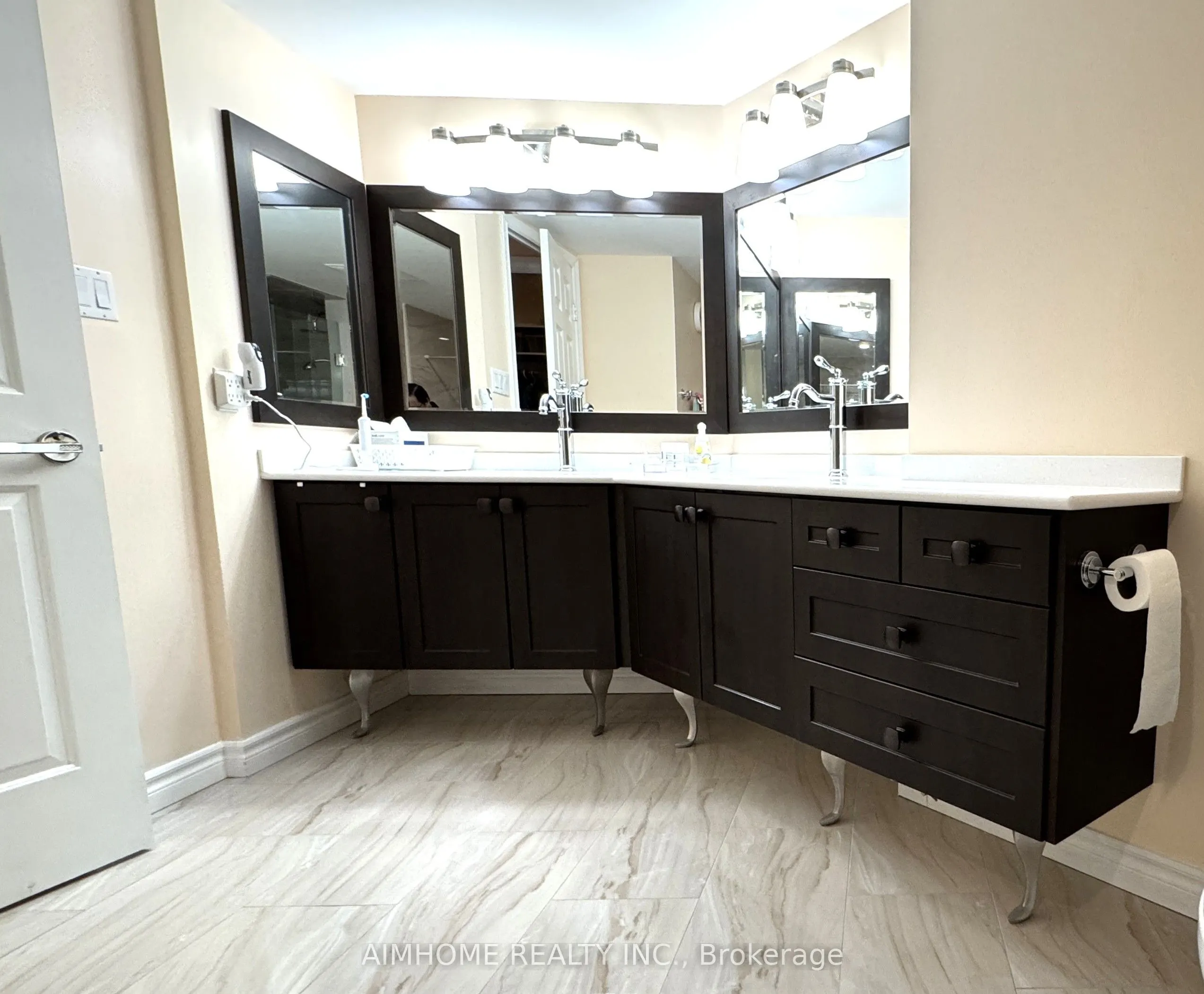 175 Bamburgh Circle, #404