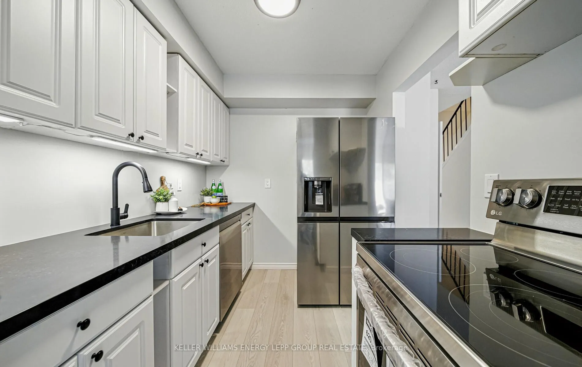 945 Burns Street W, #9