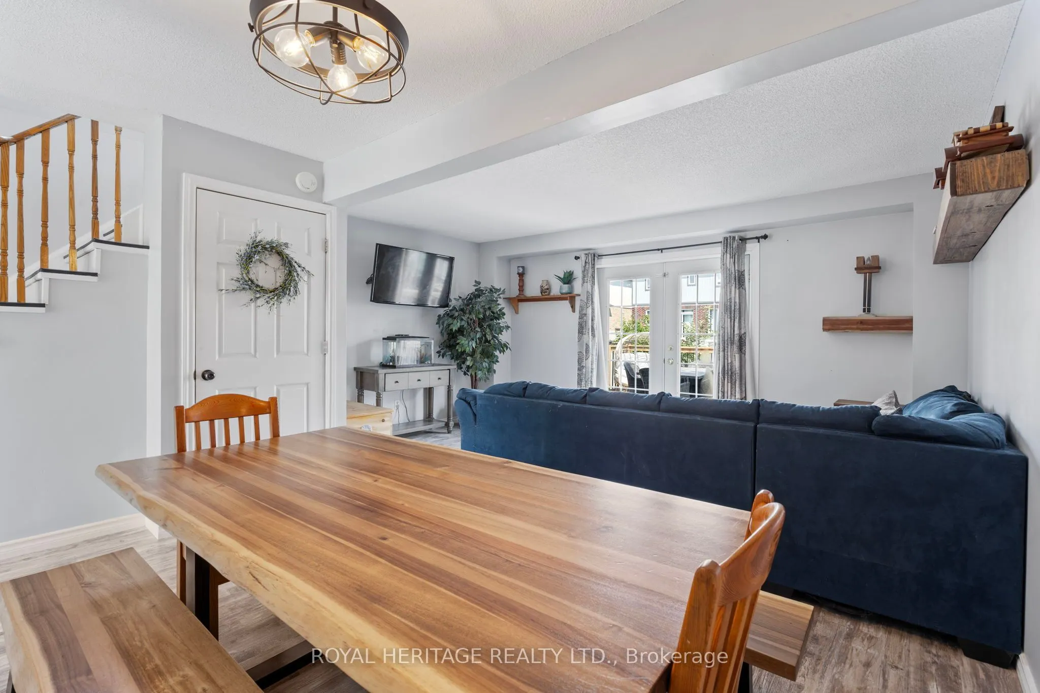 1471 Connery Crescent