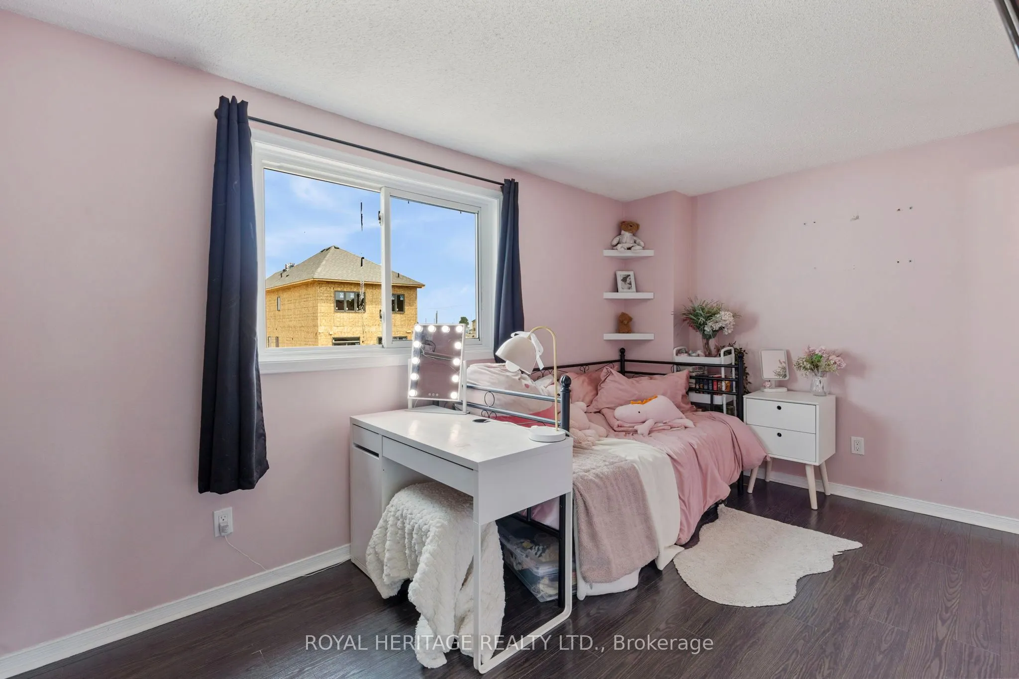 1471 Connery Crescent