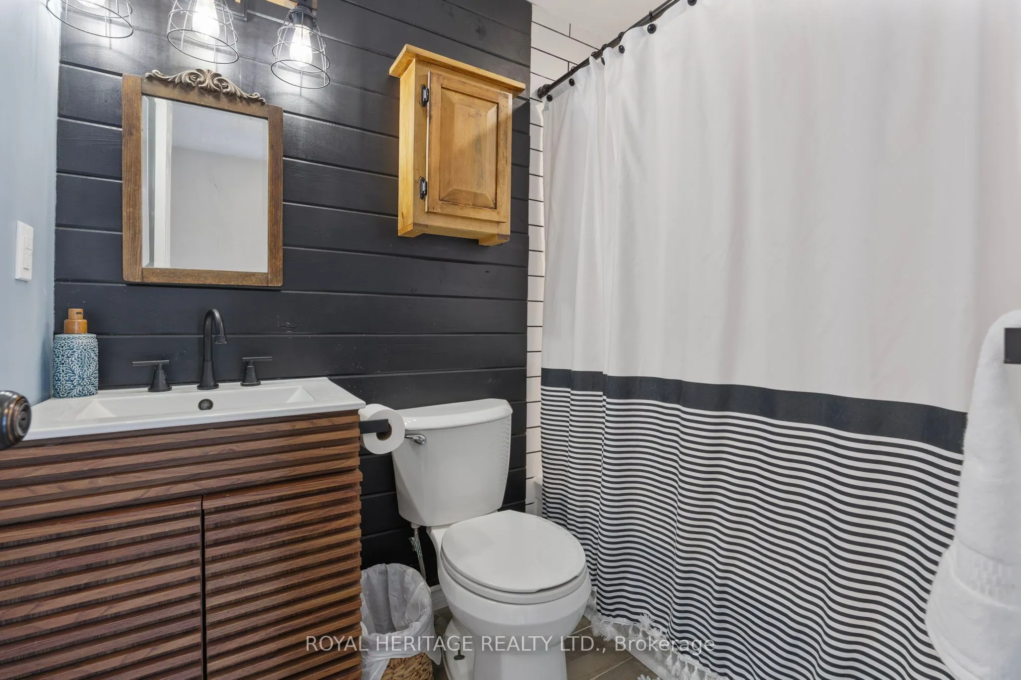 1471 Connery Crescent