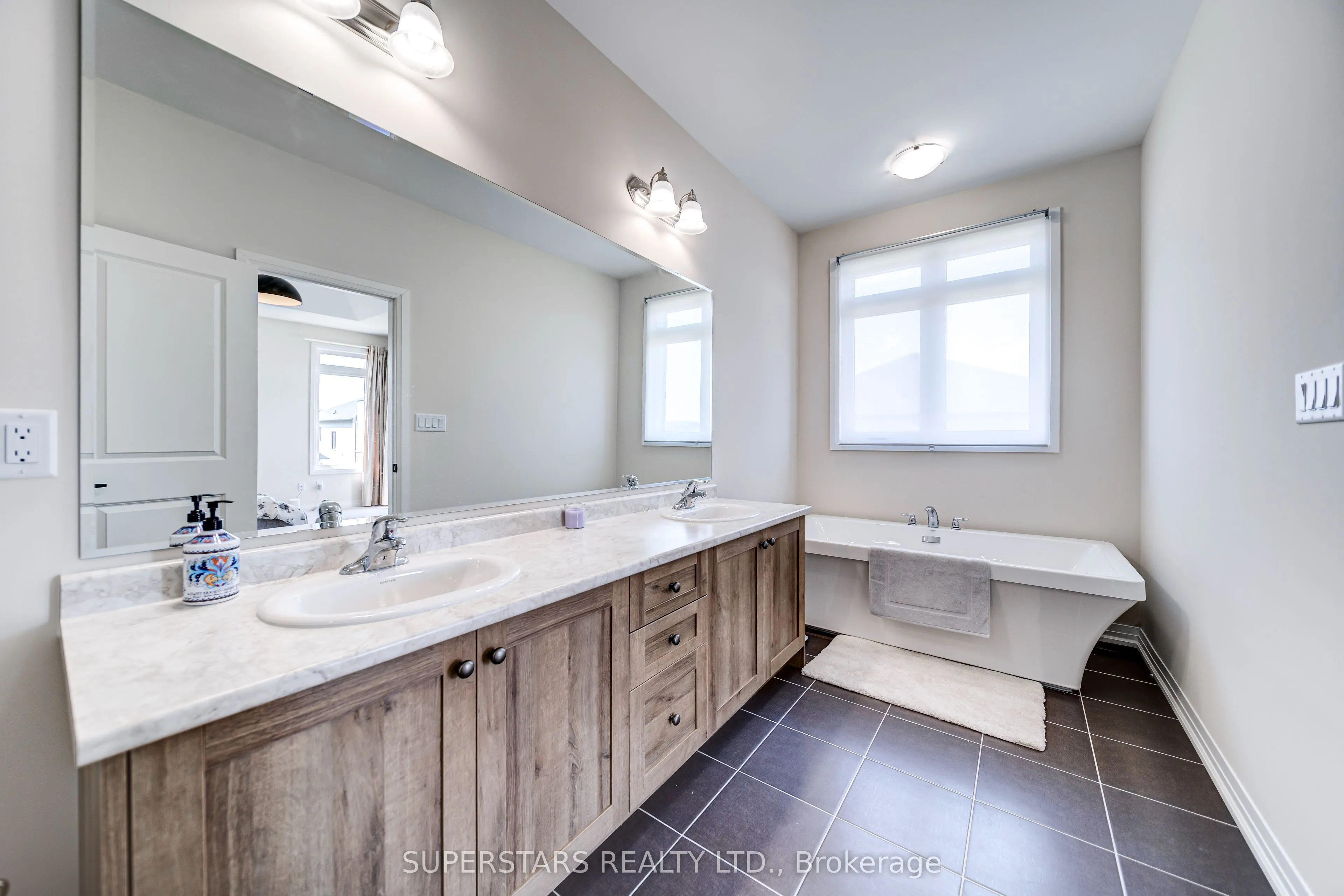 114 Armilia Place
