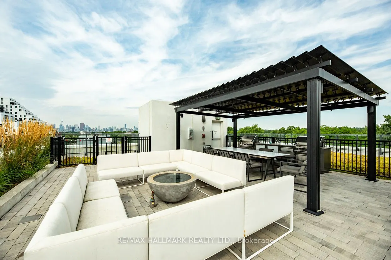 1630 Queen Street E, #220
