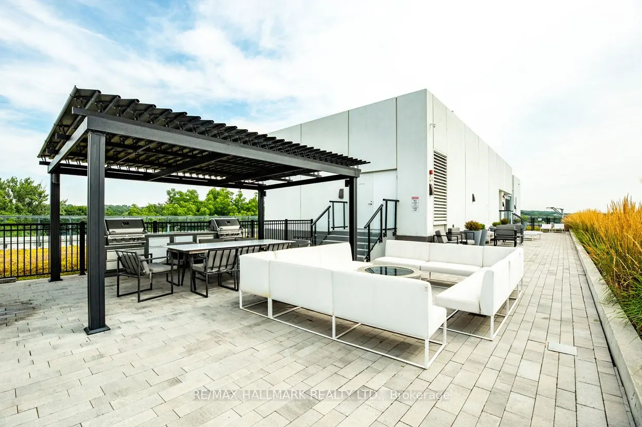 1630 Queen Street E, #220