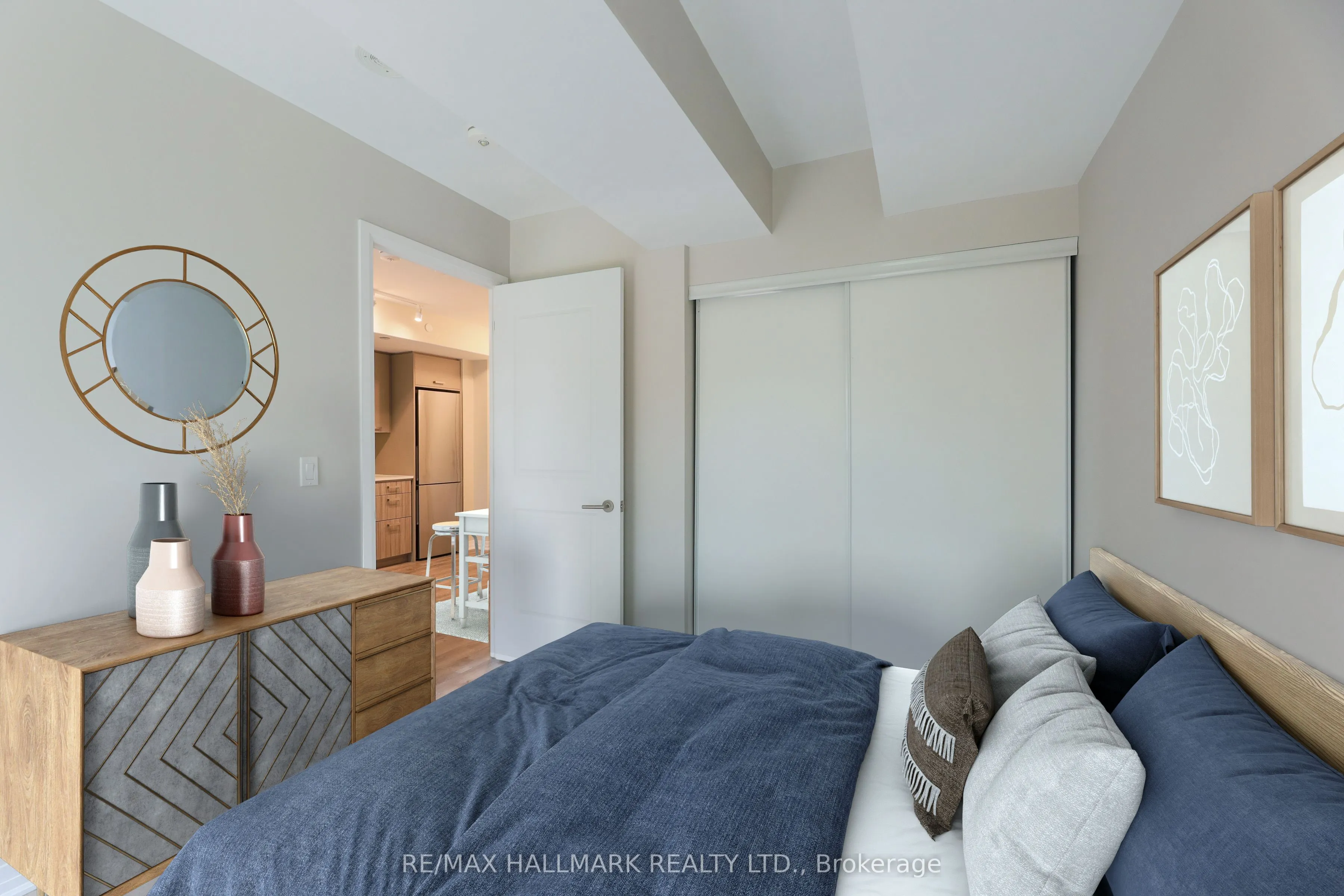 1630 Queen Street E, #220