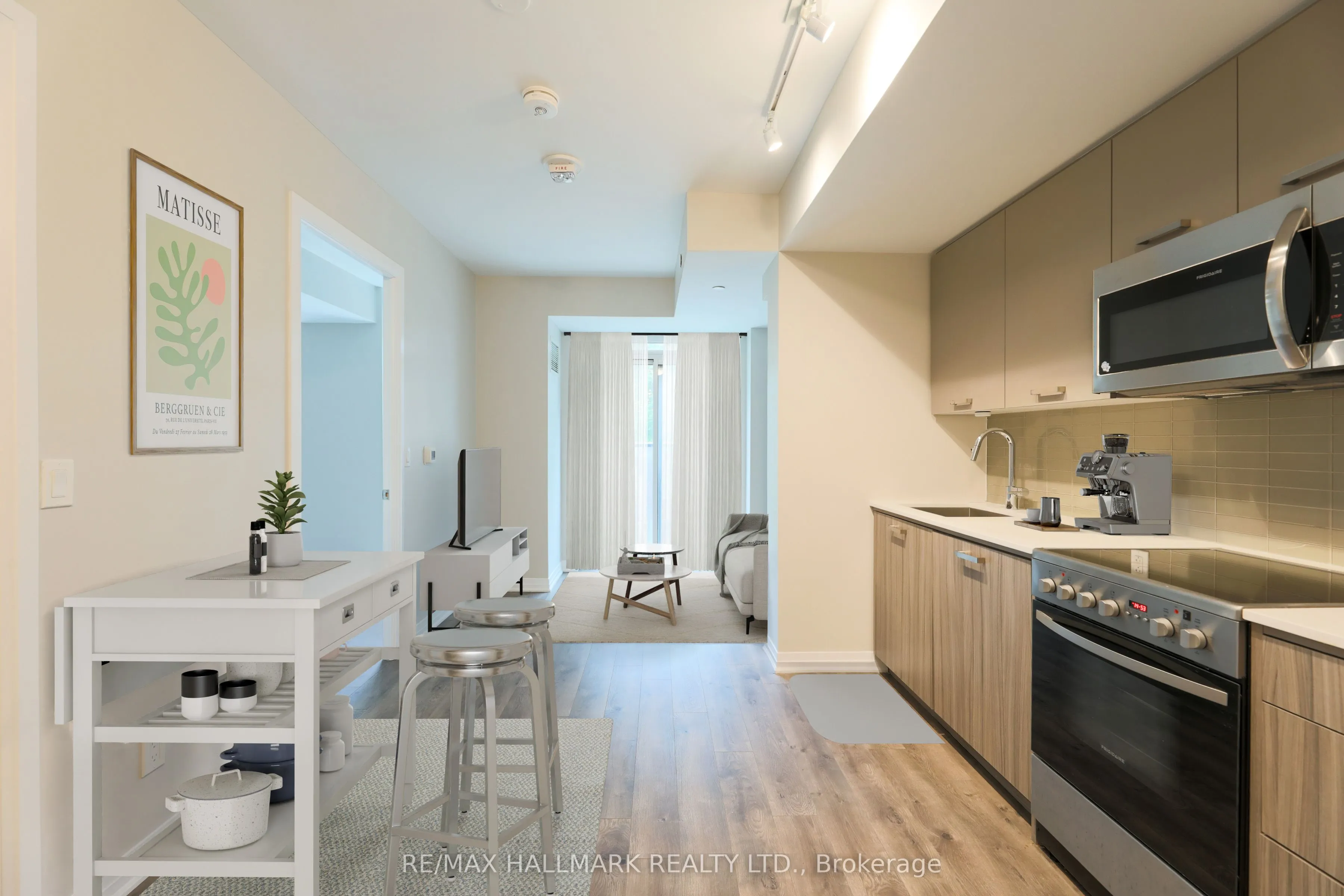 1630 Queen Street E, #220