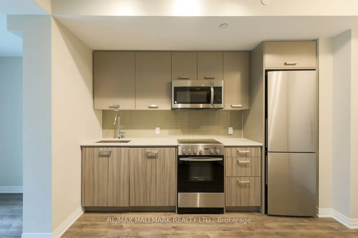 1630 Queen Street E, #220